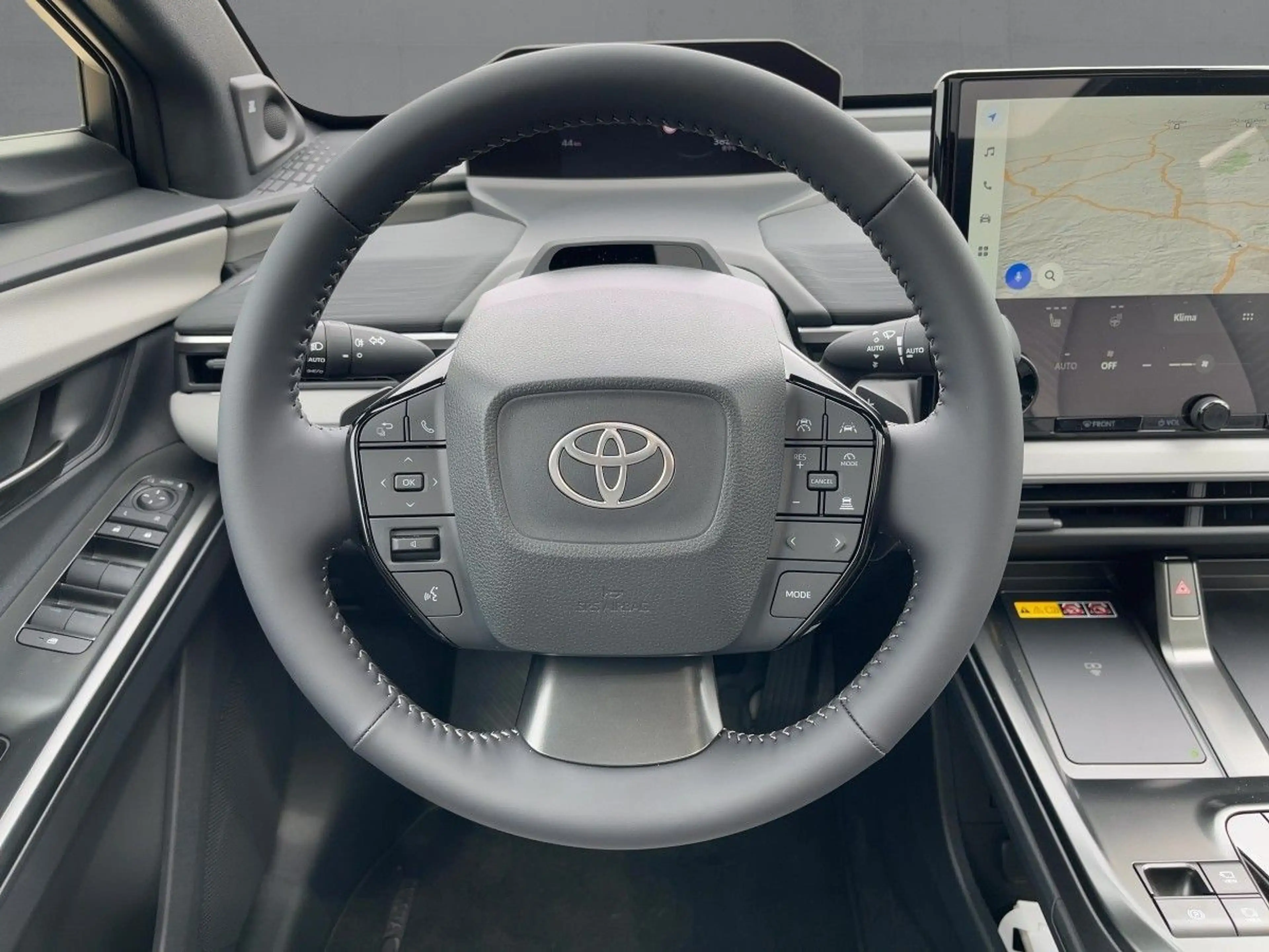 Toyota C-HR + 77 kWh // Lounge // Allrad + Sky & Sound P — photo 10