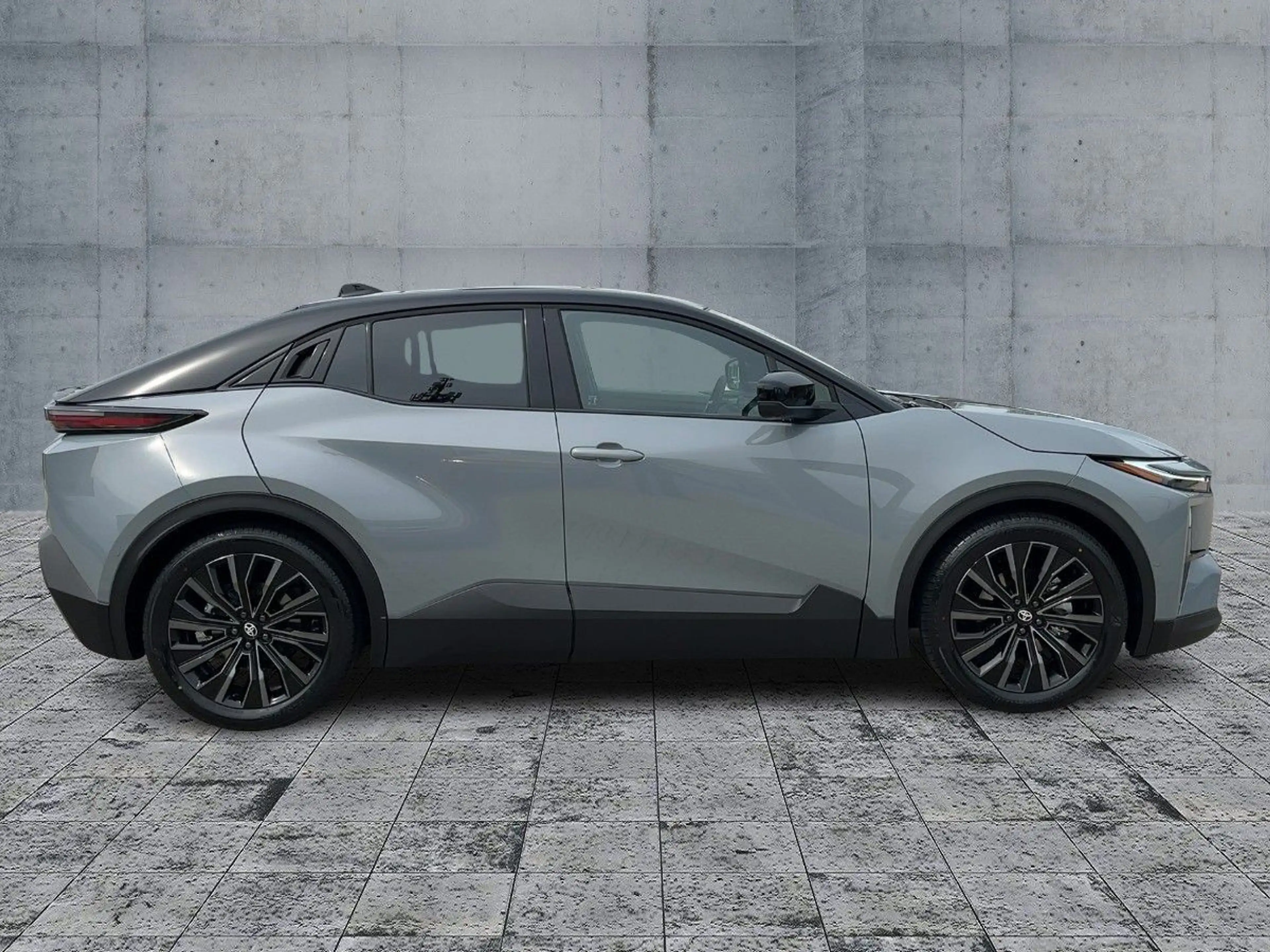 Toyota C-HR + 77 kWh // Lounge // Allrad + Sky & Sound P — photo 7