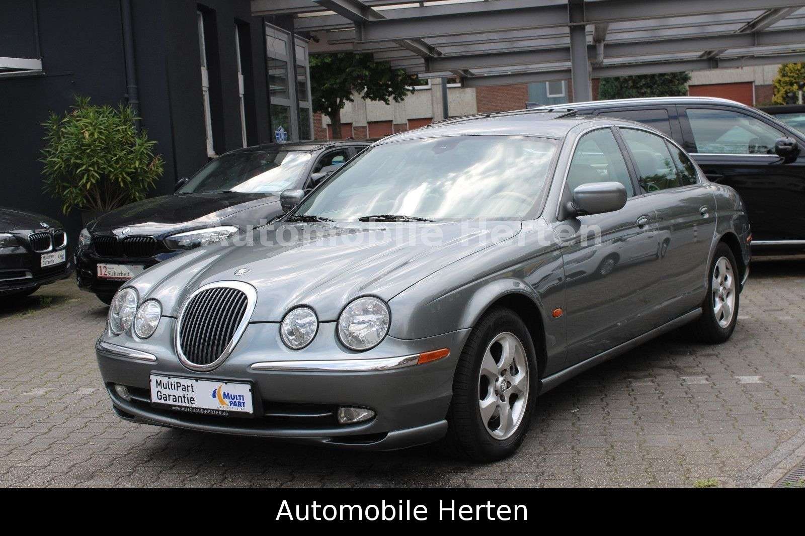 Second hand Jaguar S-Type 4.0