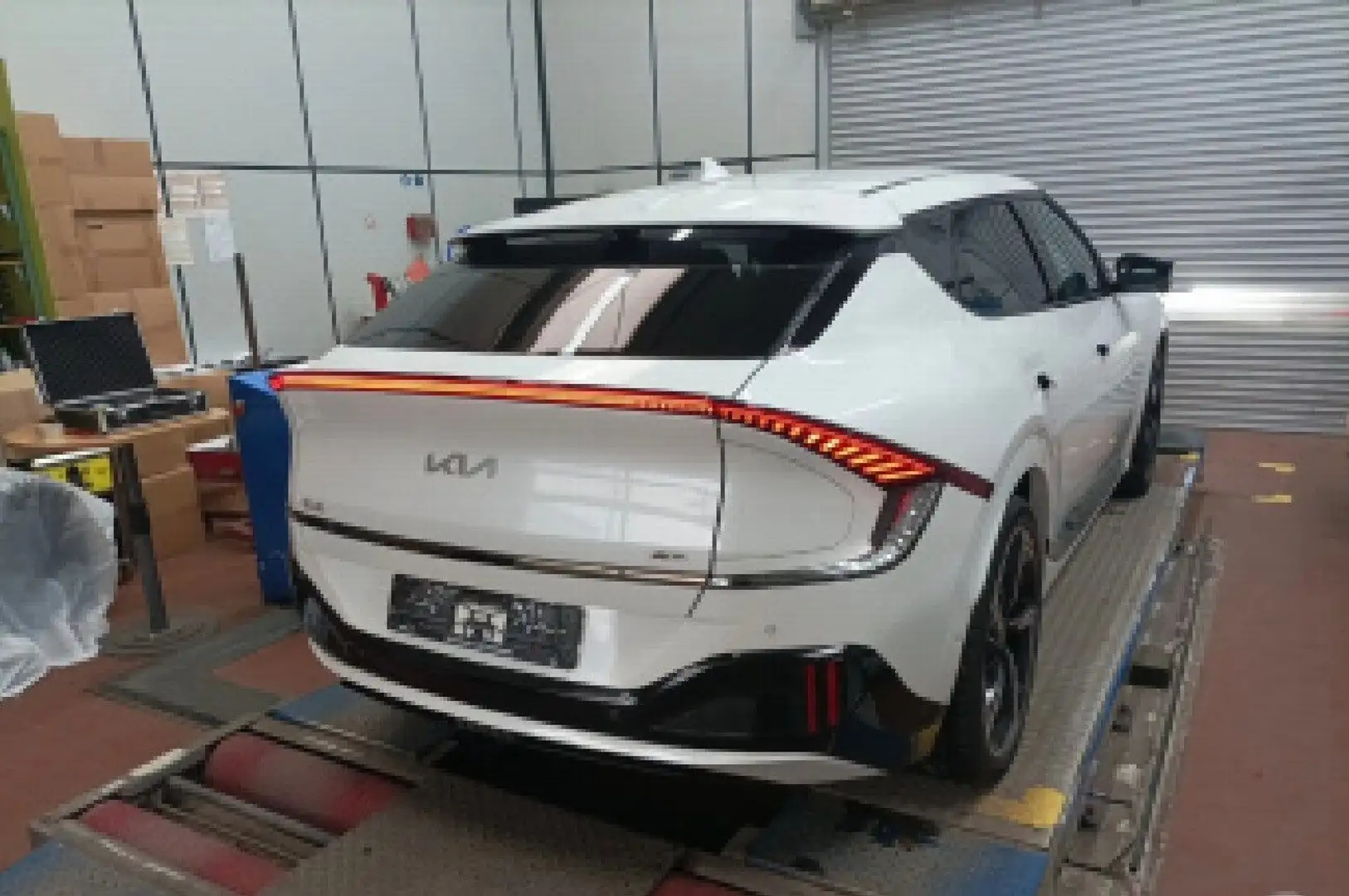 Kia EV6 GT 4WD LED 21" ACC+SpurP HeadUp Kam Garantie Weiß - 2