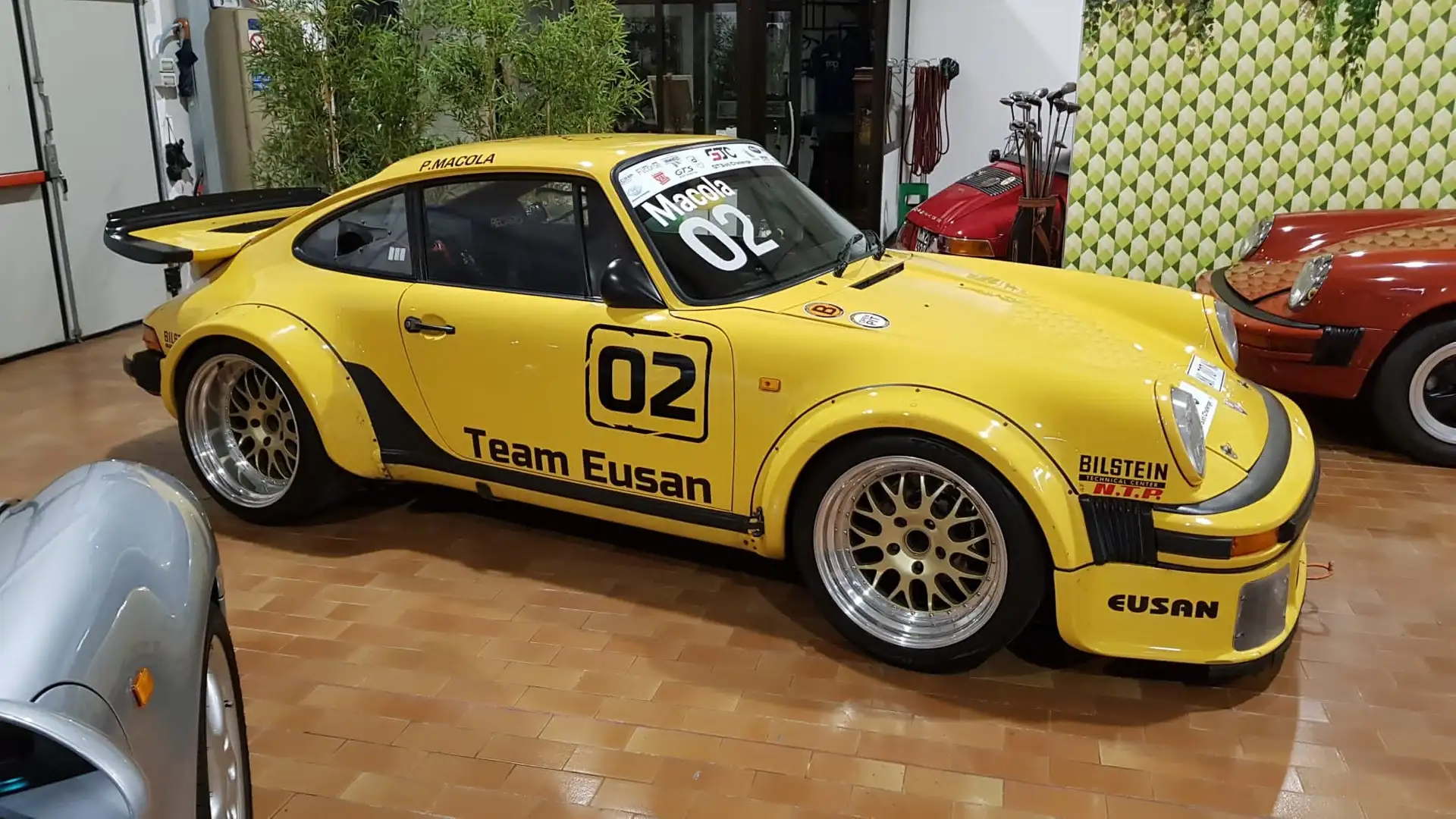 Porsche 911 911 930 Porsche Turbo Super Sport Racing GT Cup Yellow - 1