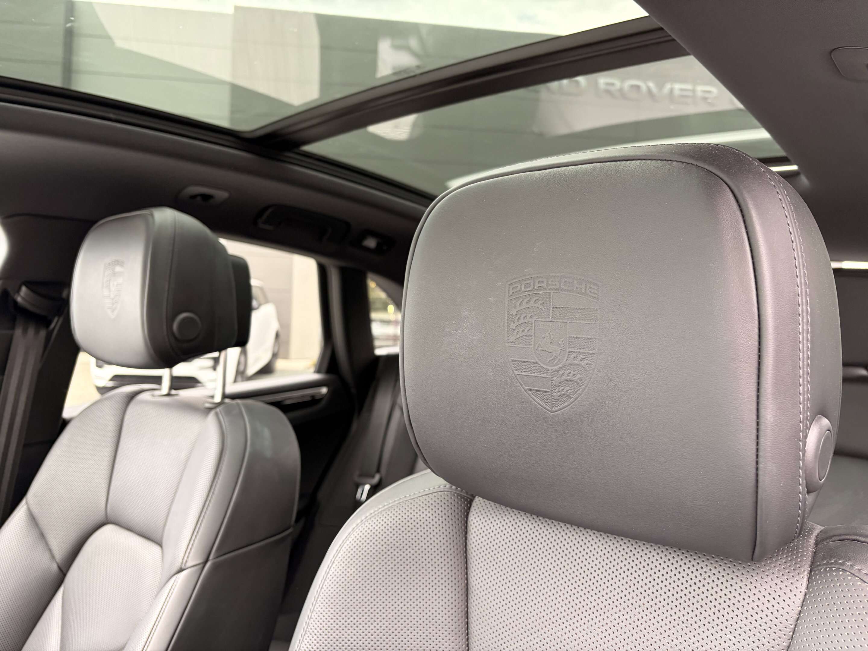 2023 Porsche Macan S thumb 24