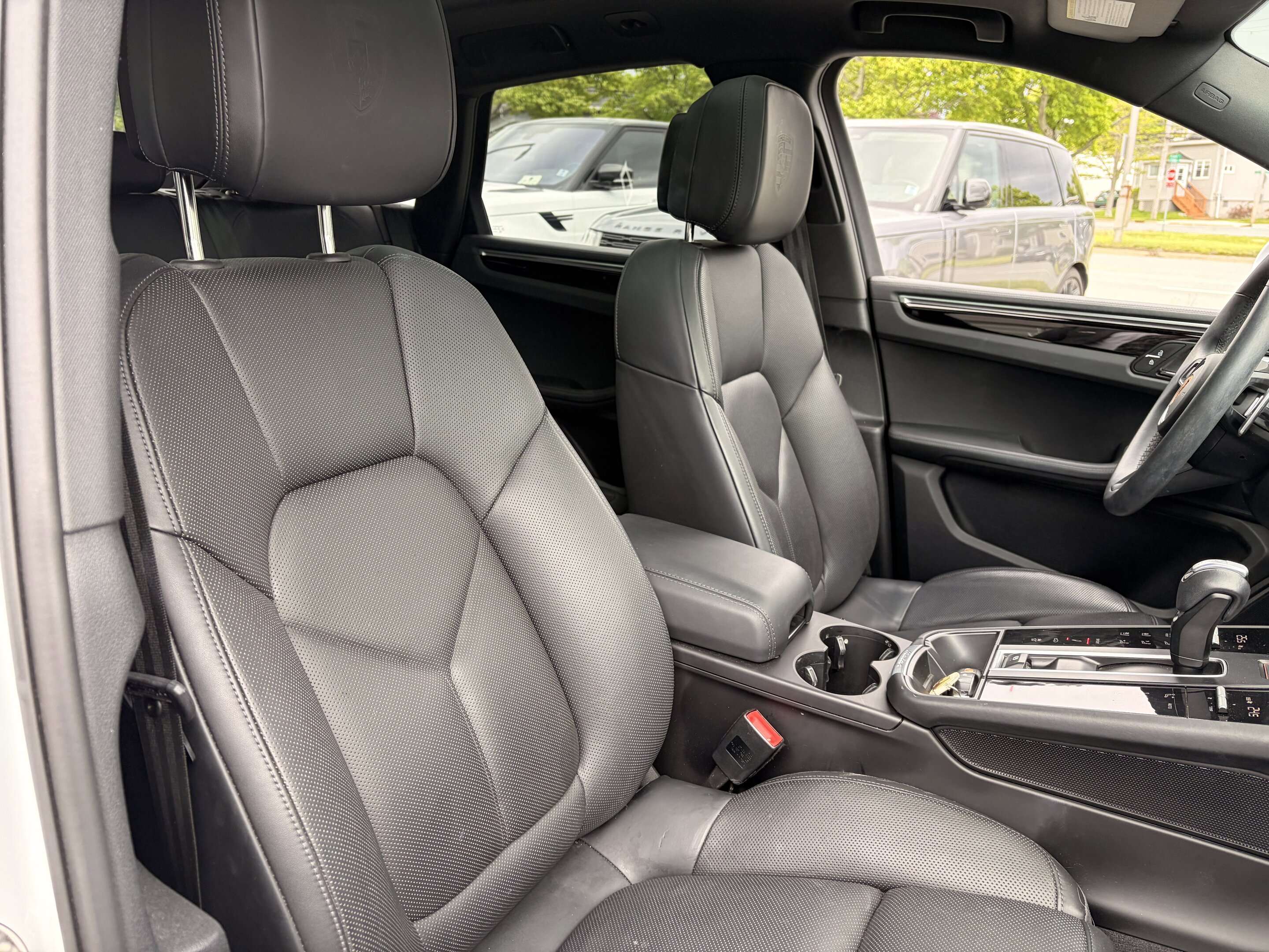2023 Porsche Macan S thumb 35