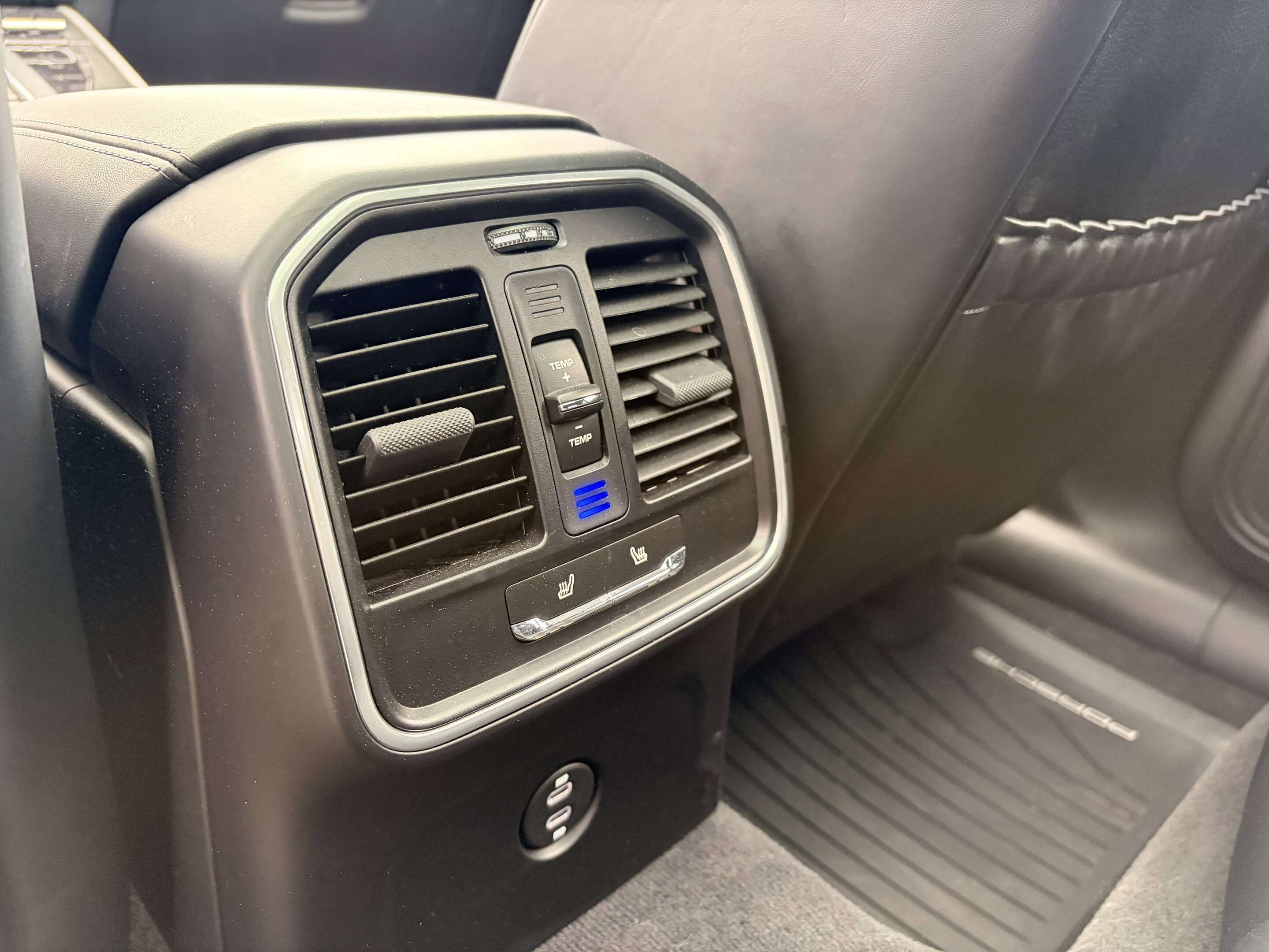 2023 Porsche Macan S thumb 26