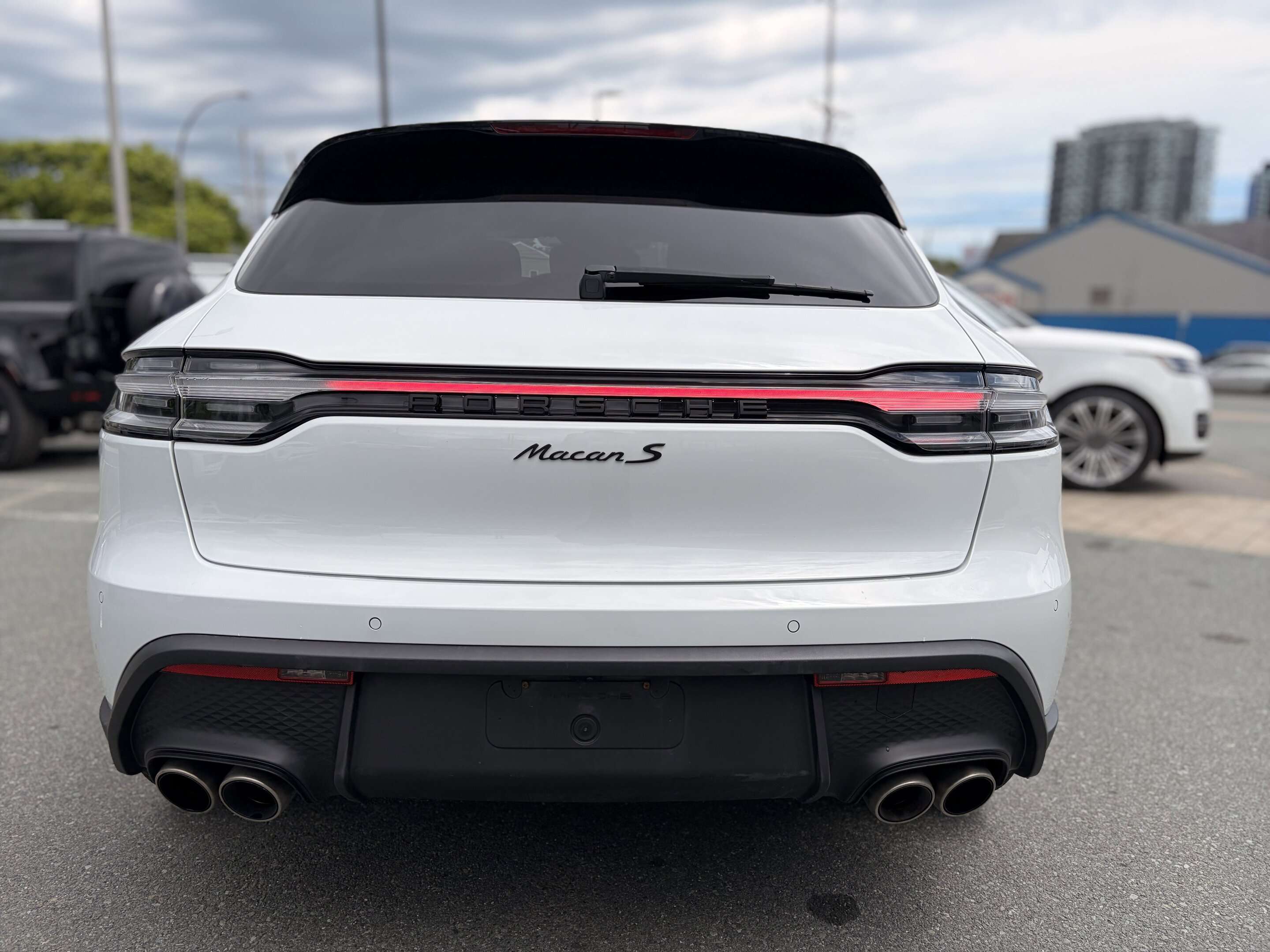 2023 Porsche Macan S thumb 6