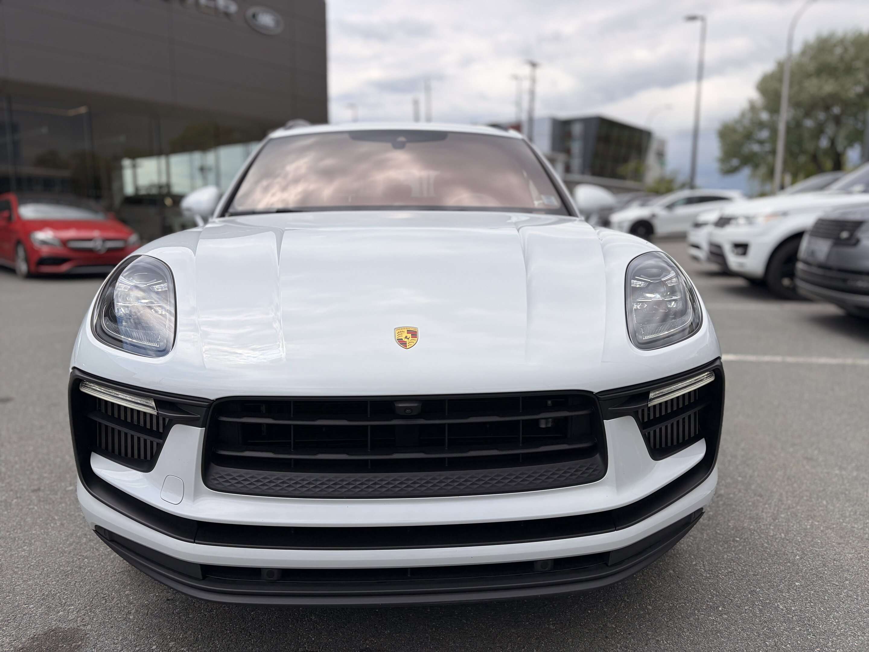 2023 Porsche Macan S thumb 8