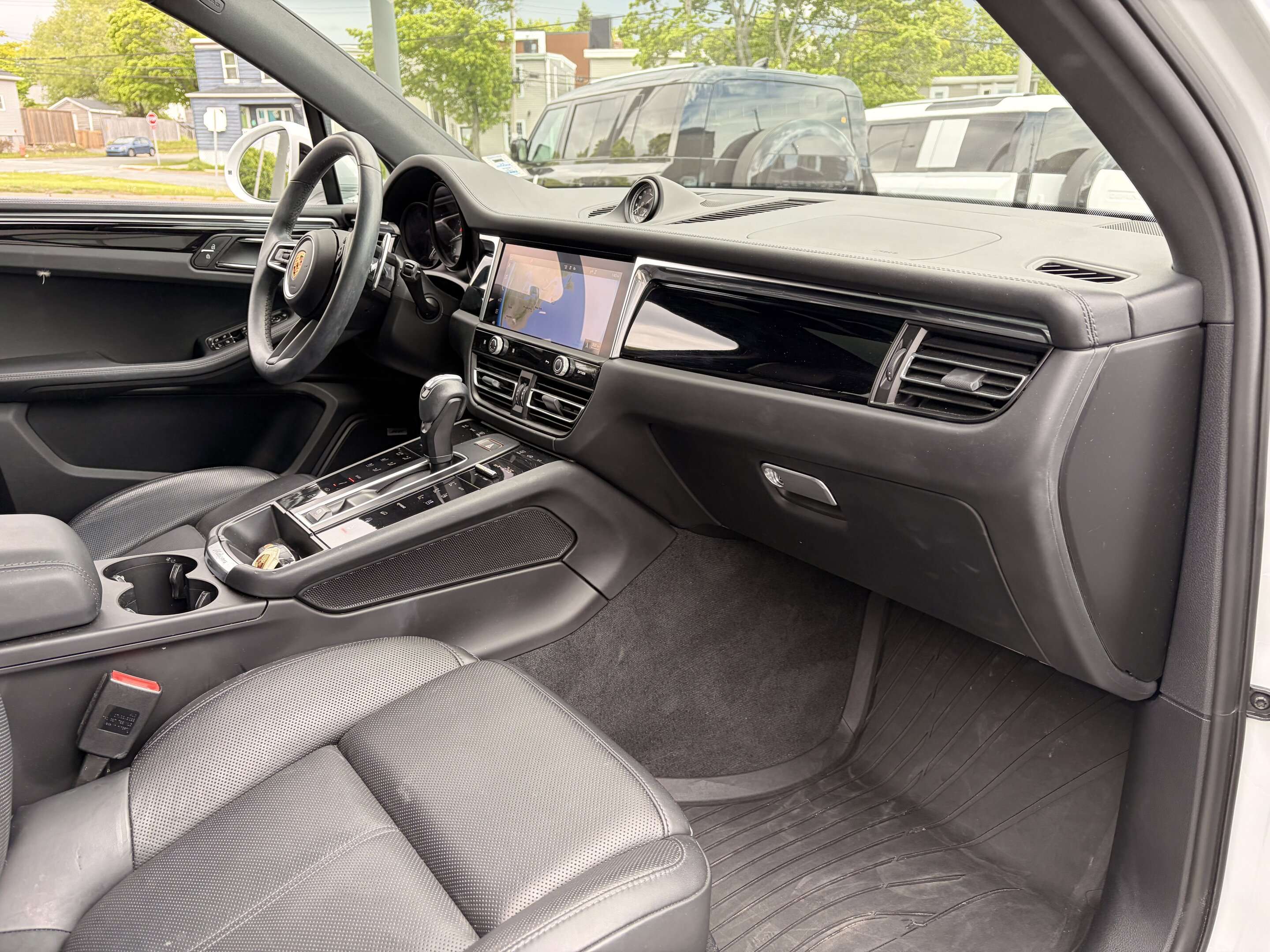 2023 Porsche Macan S thumb 36