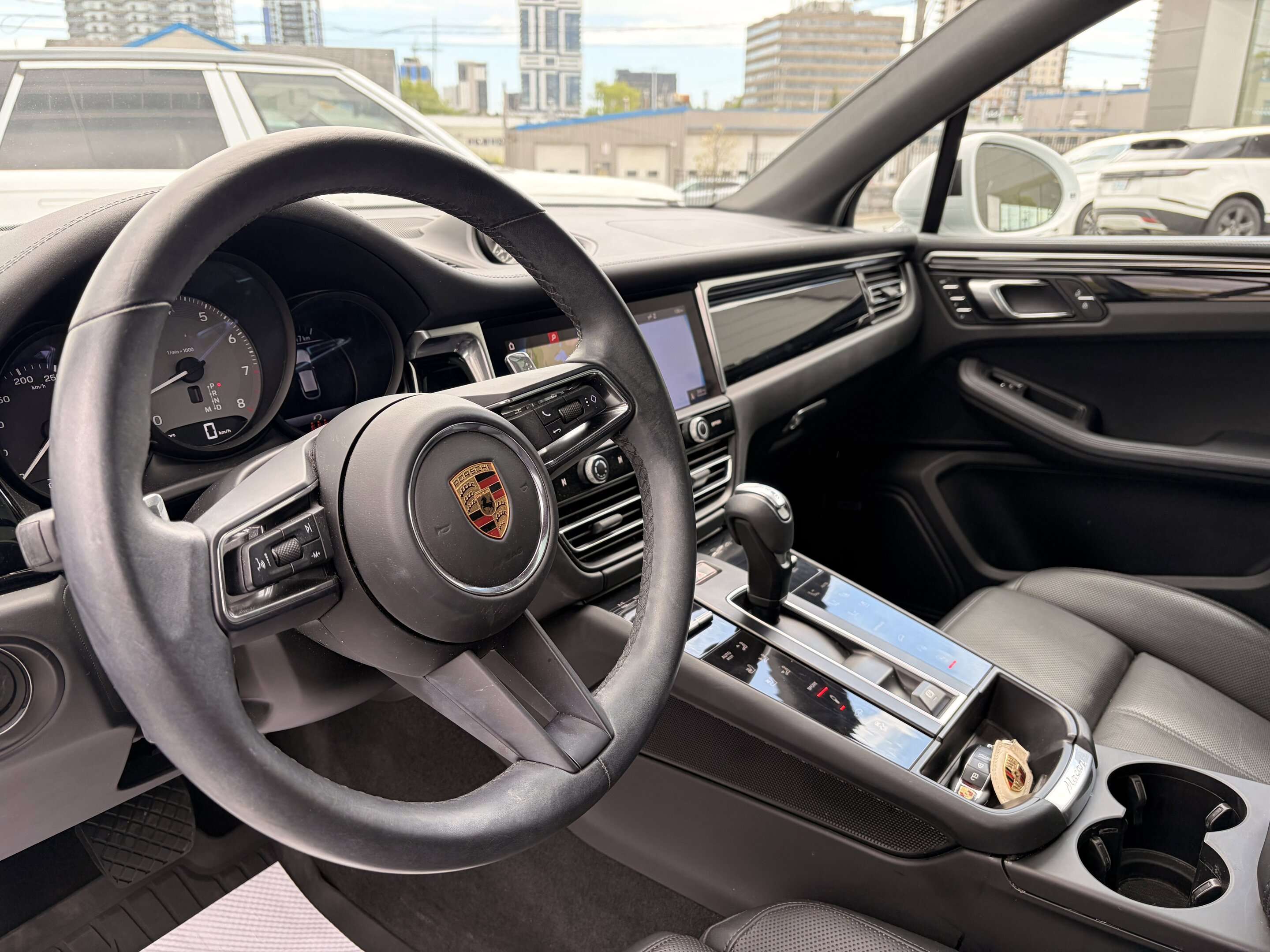 2023 Porsche Macan S thumb 11