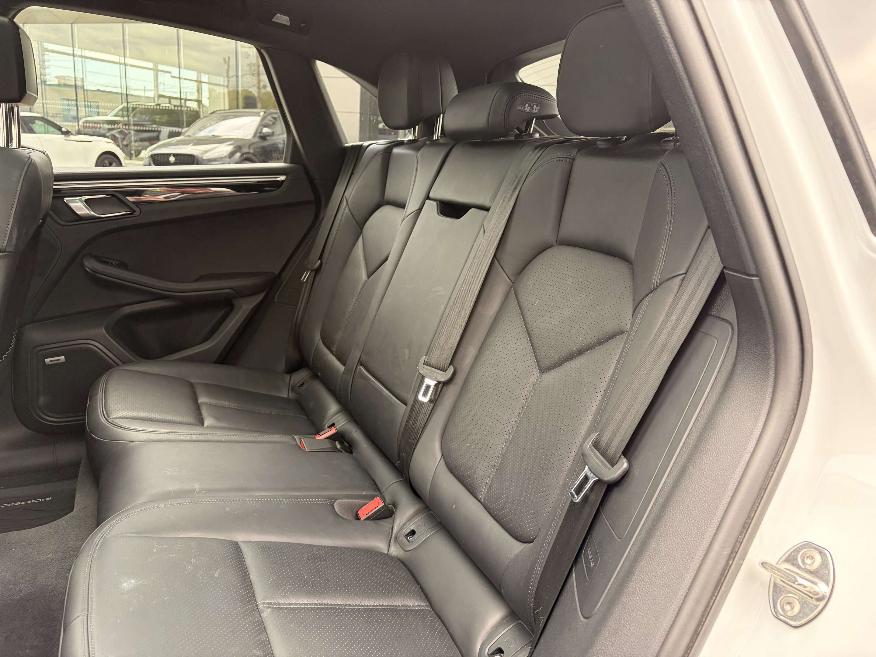 2023 Porsche Macan S thumb 27