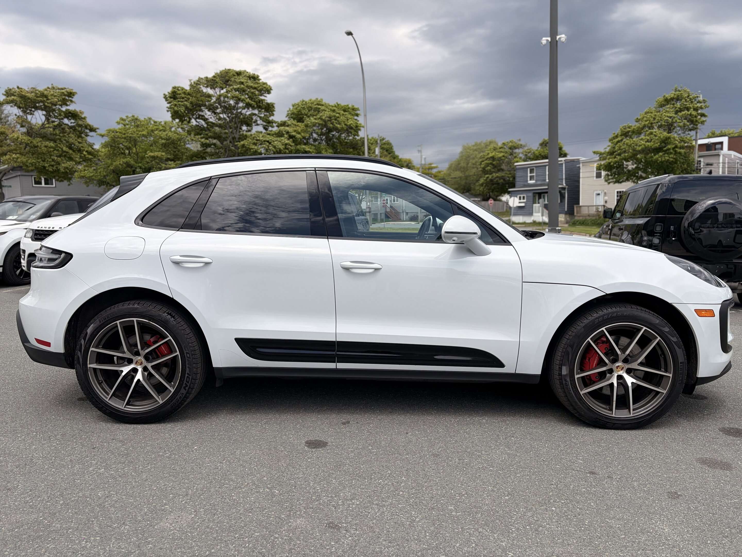 2023 Porsche Macan S thumb 10
