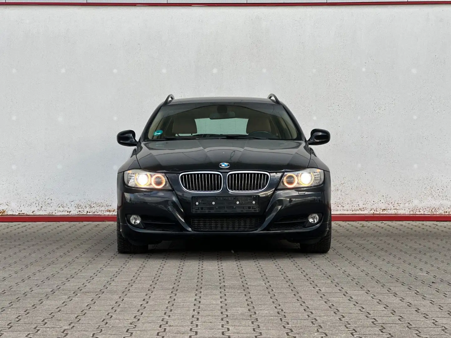 BMW 330 d xDrive Touring, Navi Prof., Leder, LCI Чорний - 2