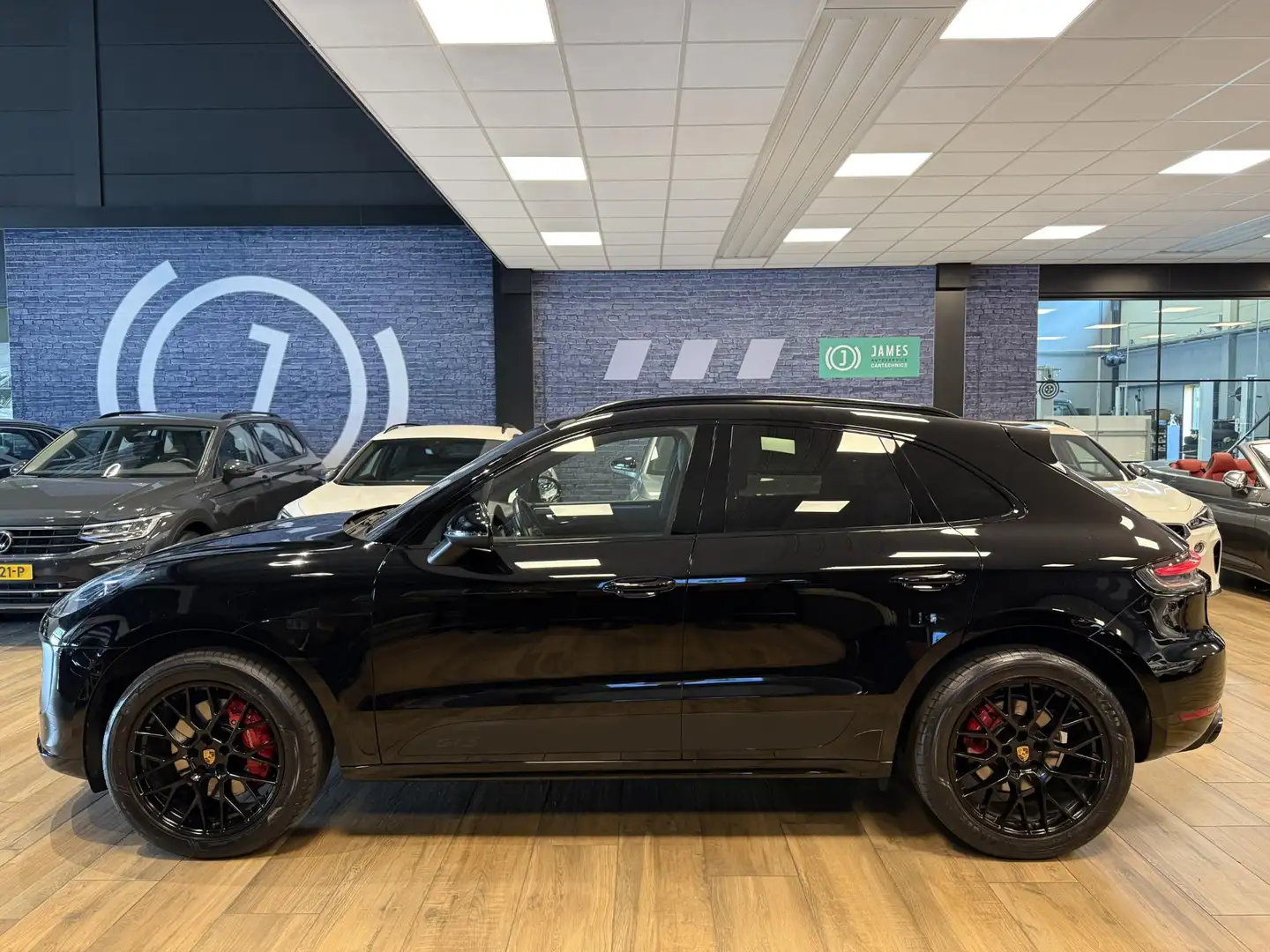 Porsche Macan 2.9 GTS |Sport-chrono-pakket Plus|PANO|20"|LED| Zwart - 2