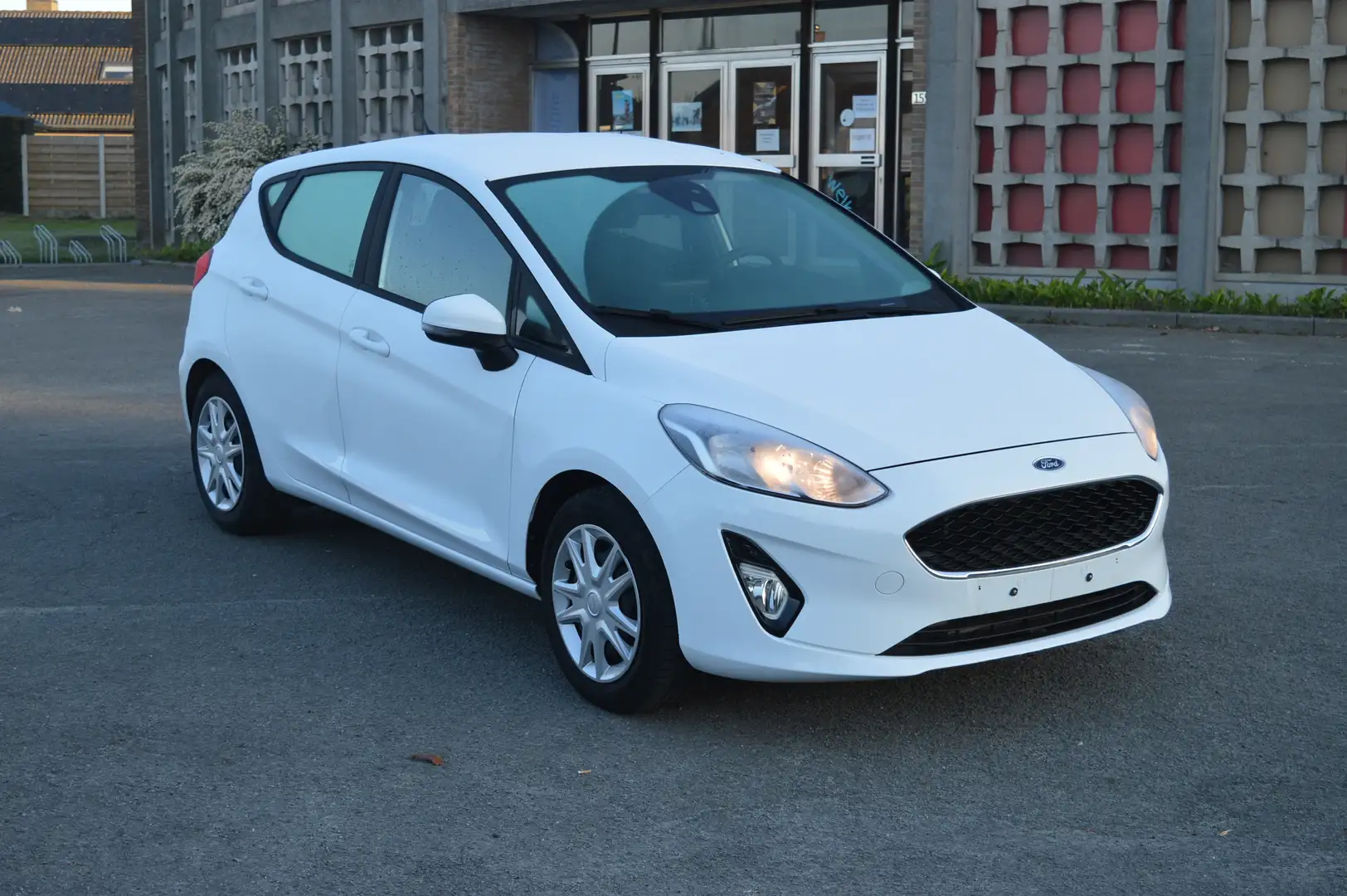 Ford Fiesta Fiesta 1.1i Trend APPLE Carplay+AIRCO+SENSOREN Blanc - 2
