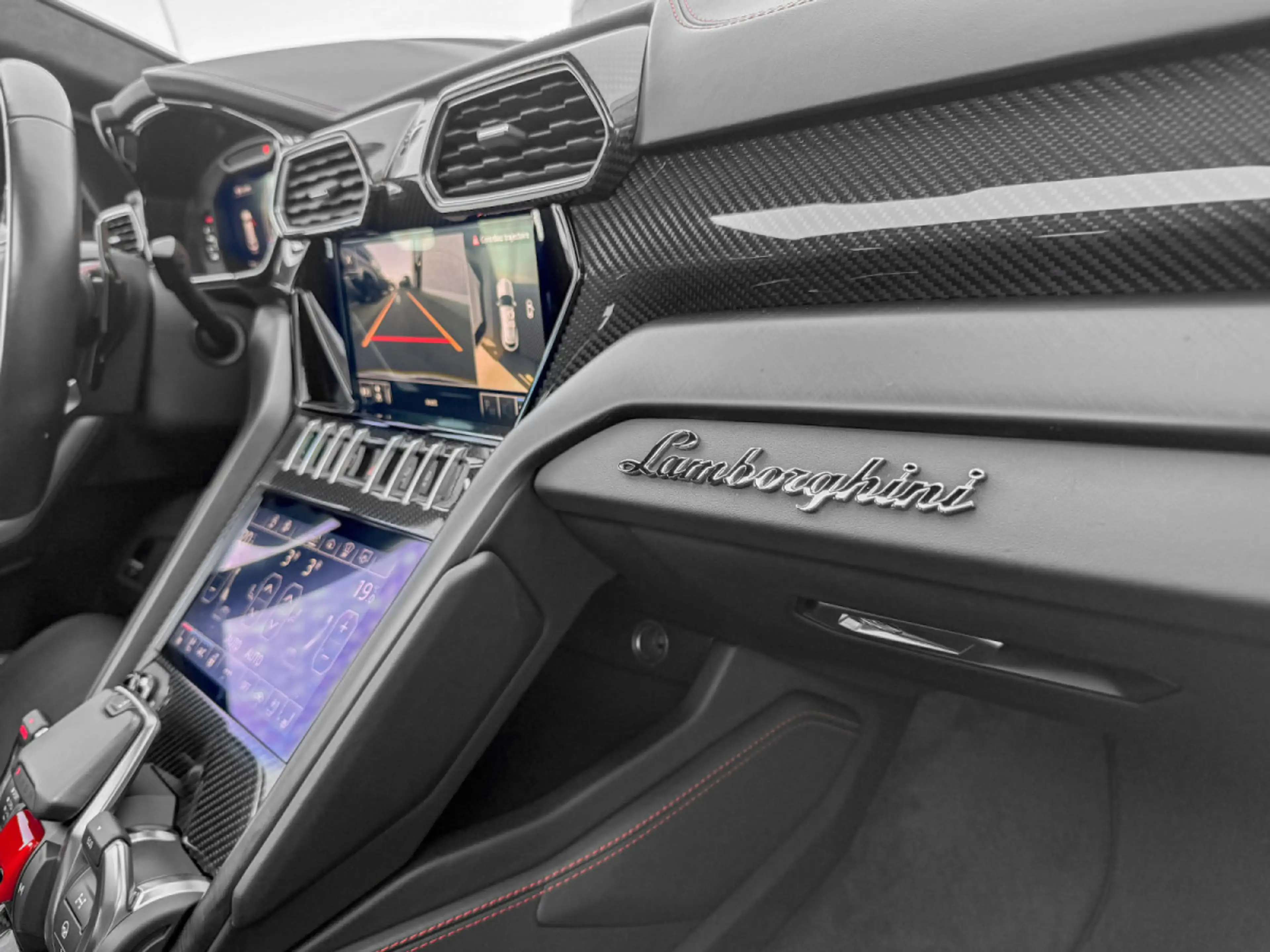 Lamborghini Urus 4.0 V8 Auto./PANO/22/360°/HUD/CARBON/VOLL — photo 15