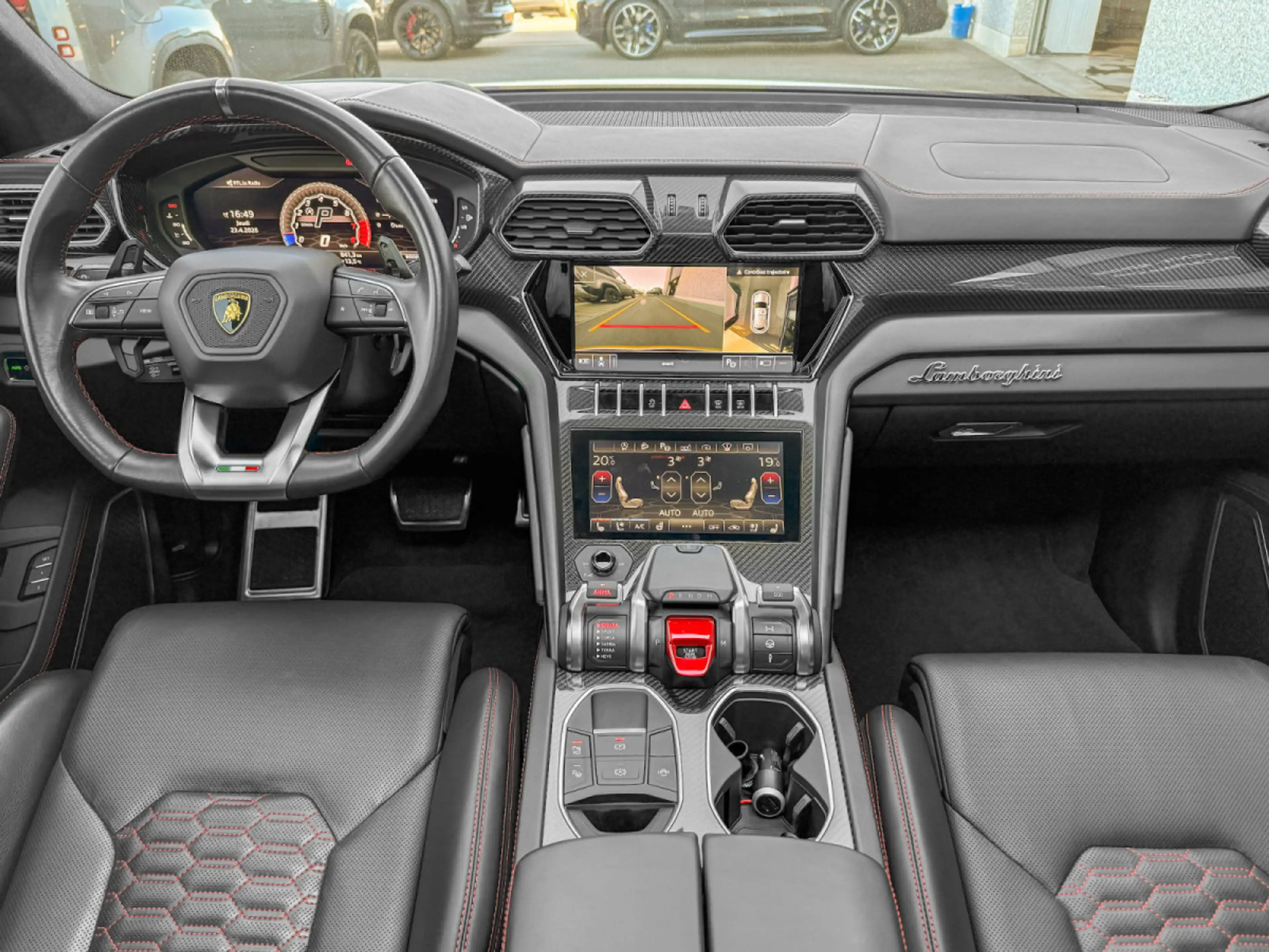 Lamborghini Urus 4.0 V8 Auto./PANO/22/360°/HUD/CARBON/VOLL — photo 7