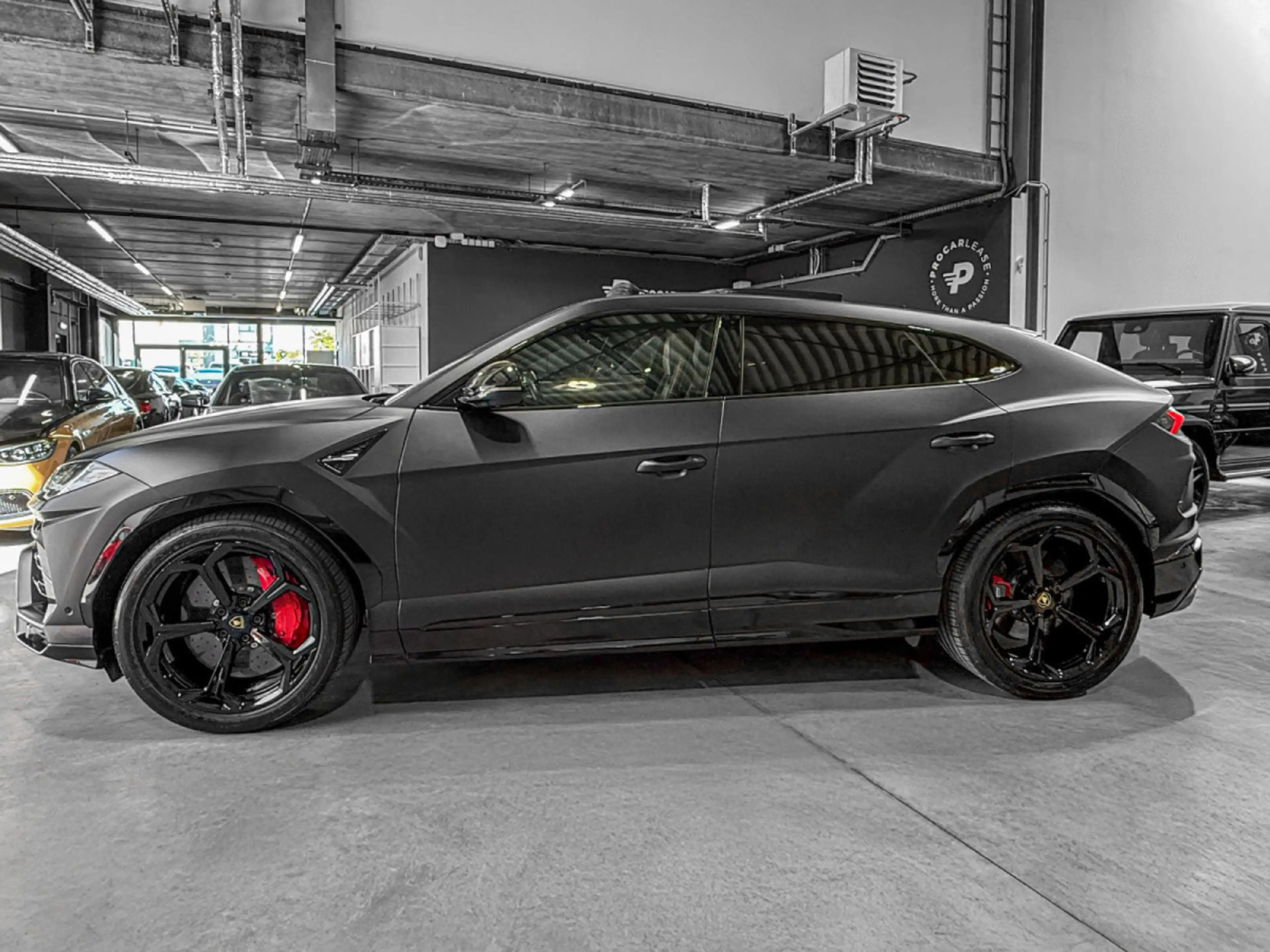 Lamborghini Urus 4.0 V8 Auto./PANO/22/360°/HUD/CARBON/VOLL — photo 5