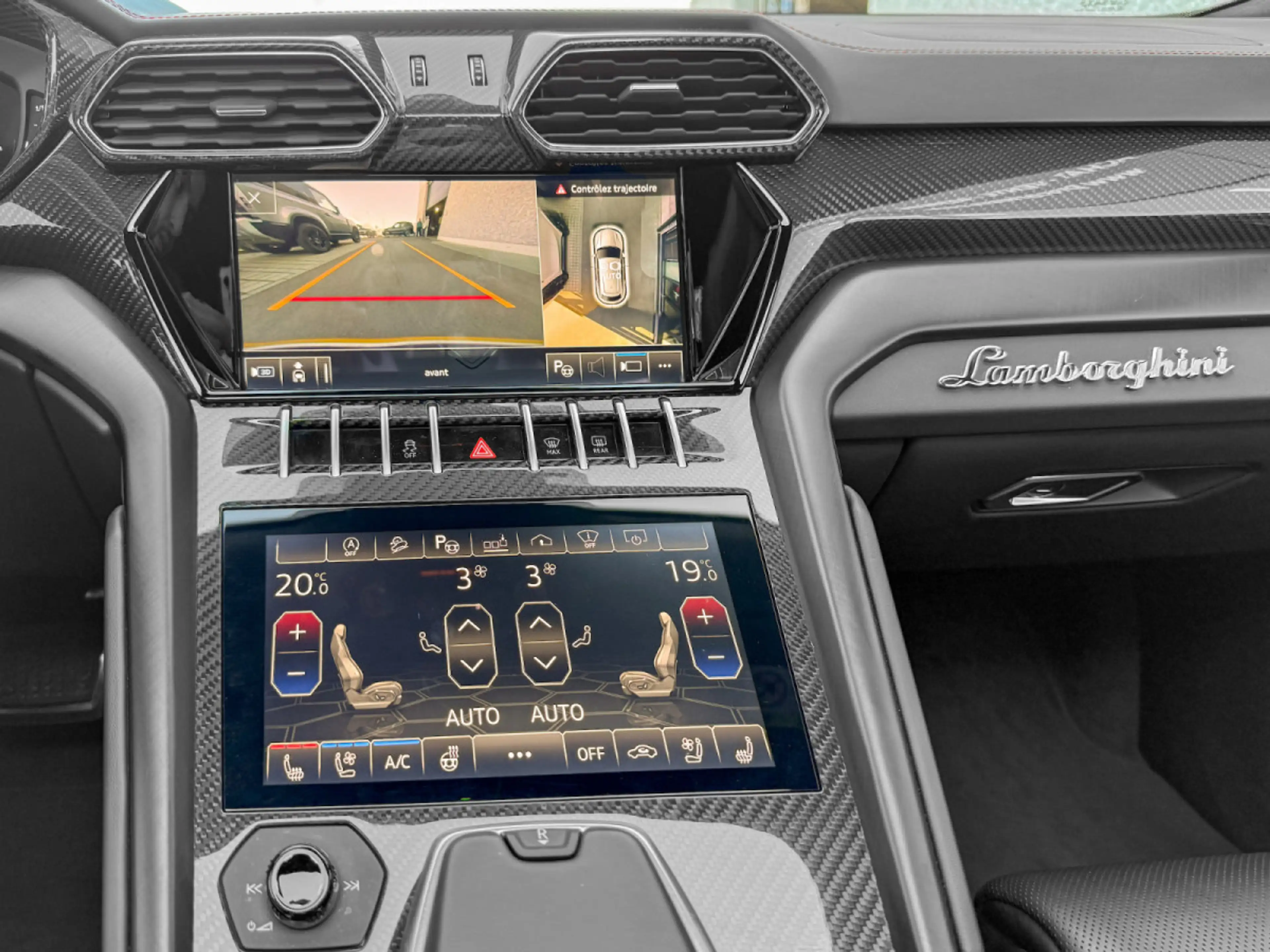 Lamborghini Urus 4.0 V8 Auto./PANO/22/360°/HUD/CARBON/VOLL — photo 13