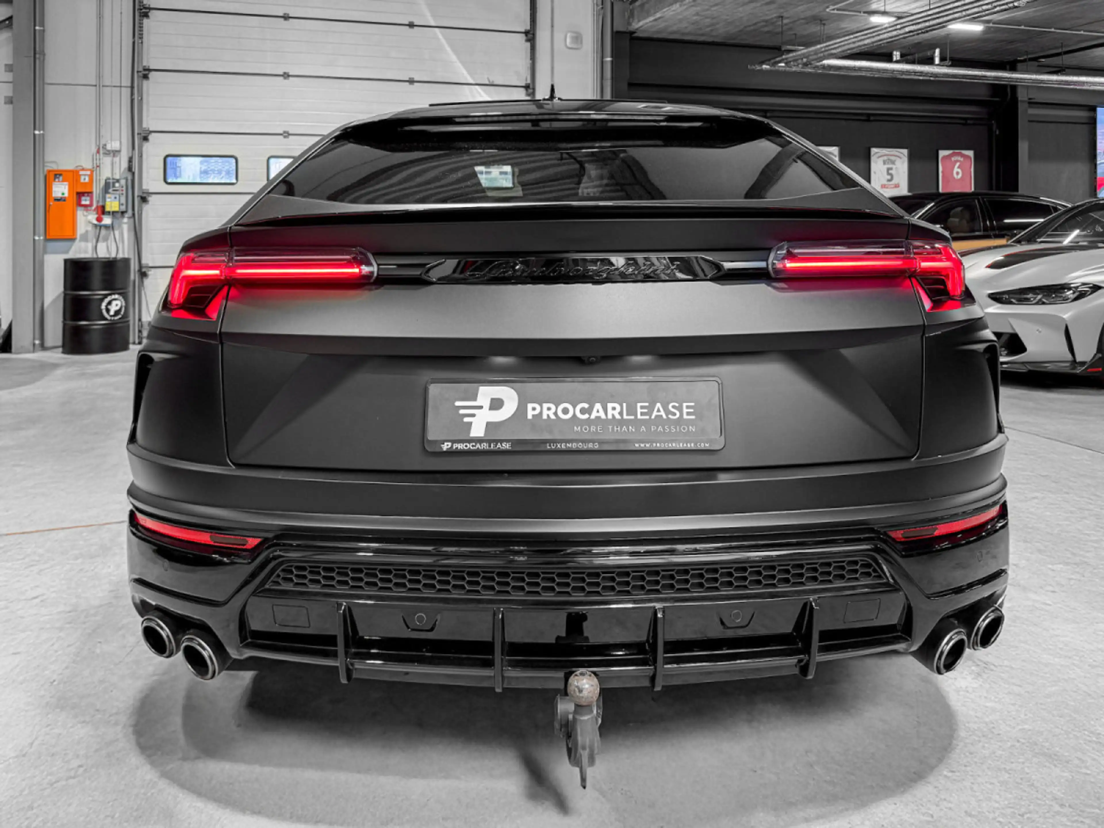 Lamborghini Urus 4.0 V8 Auto./PANO/22/360°/HUD/CARBON/VOLL — photo 9
