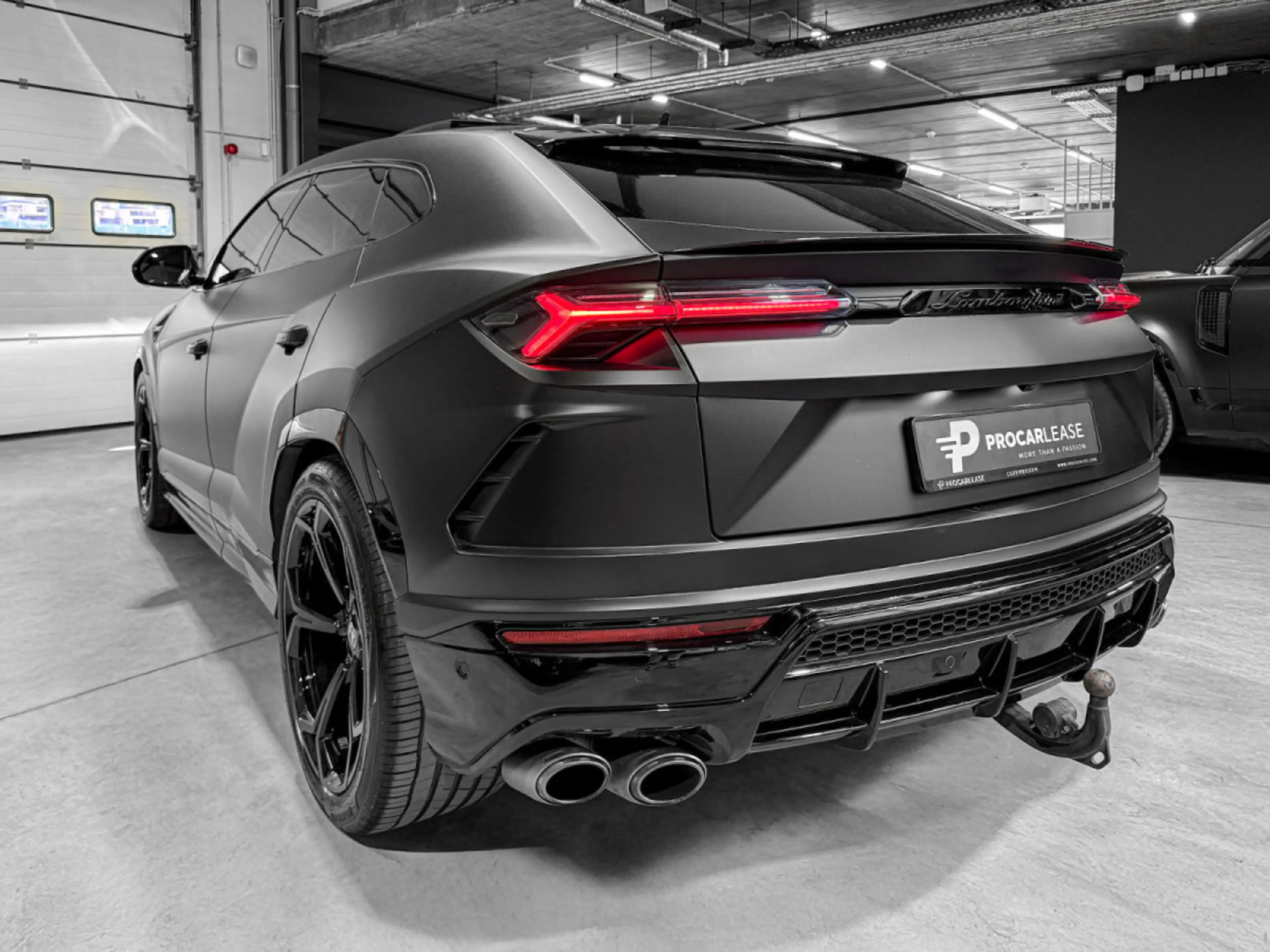 Lamborghini Urus 4.0 V8 Auto./PANO/22/360°/HUD/CARBON/VOLL — photo 8