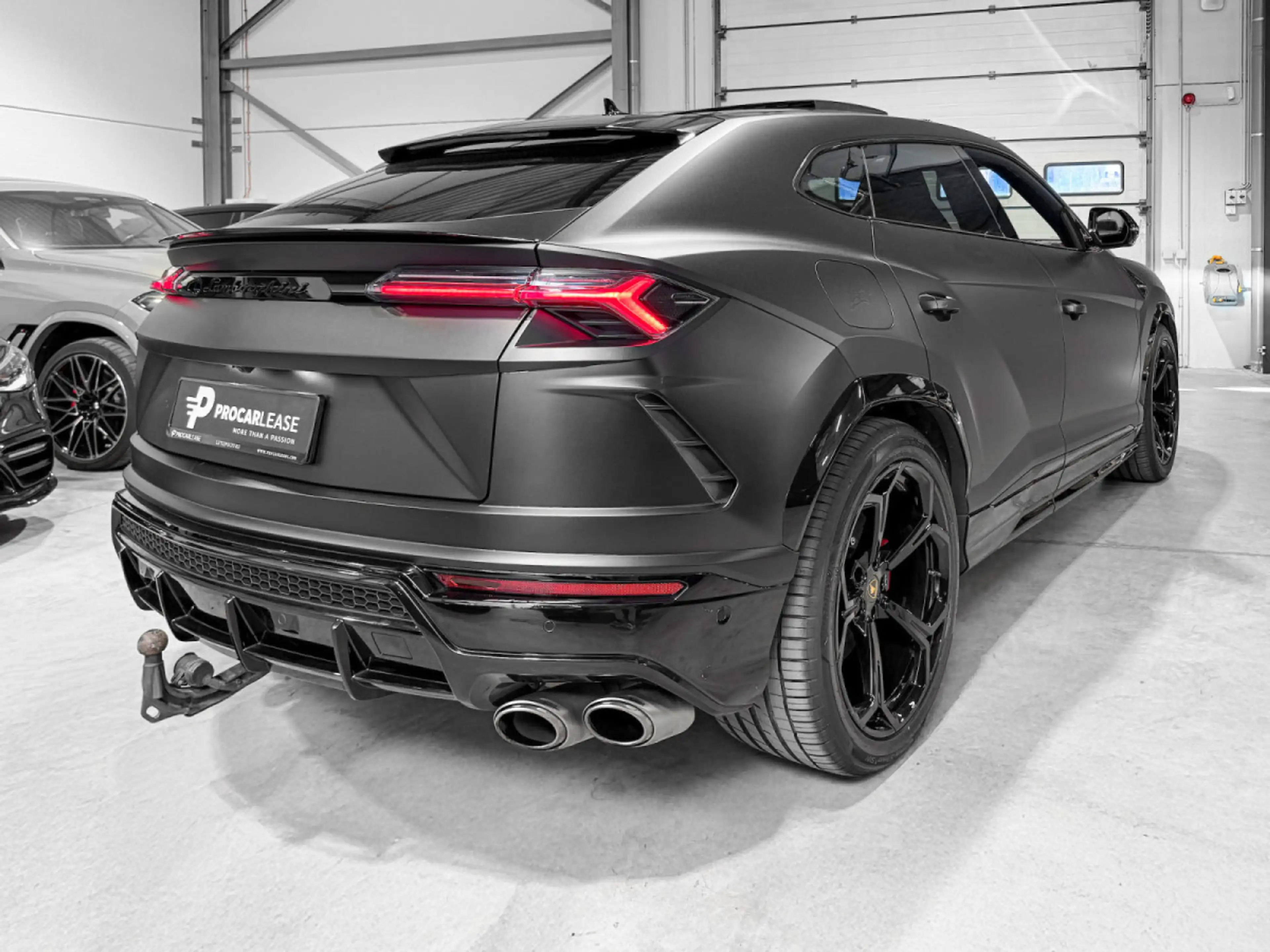 Lamborghini Urus 4.0 V8 Auto./PANO/22/360°/HUD/CARBON/VOLL — photo 11