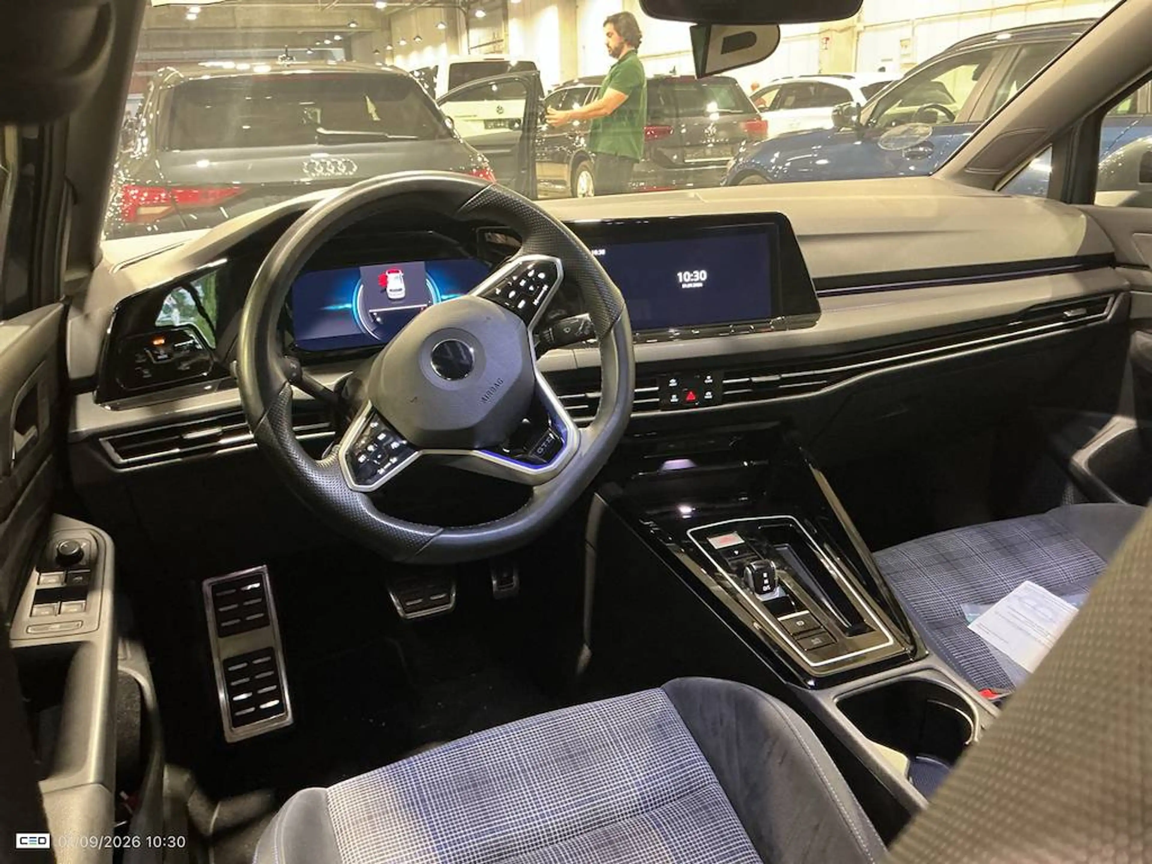Volkswagen Golf GTE 1.4 eHybrid PHEV DSG - APP - NAV - KESSY - CAPT AV/ARR - SIEG CH — photo 5