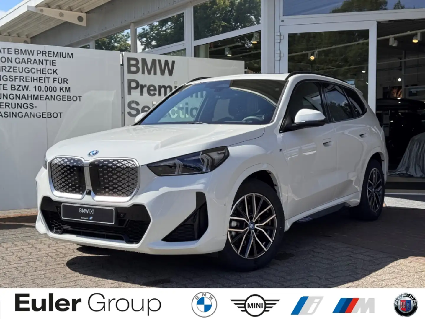 BMW iX1 eDrive20 M-Sport AD AHK Pano. Park./Driv.Ass+ Komf Weiß - 1