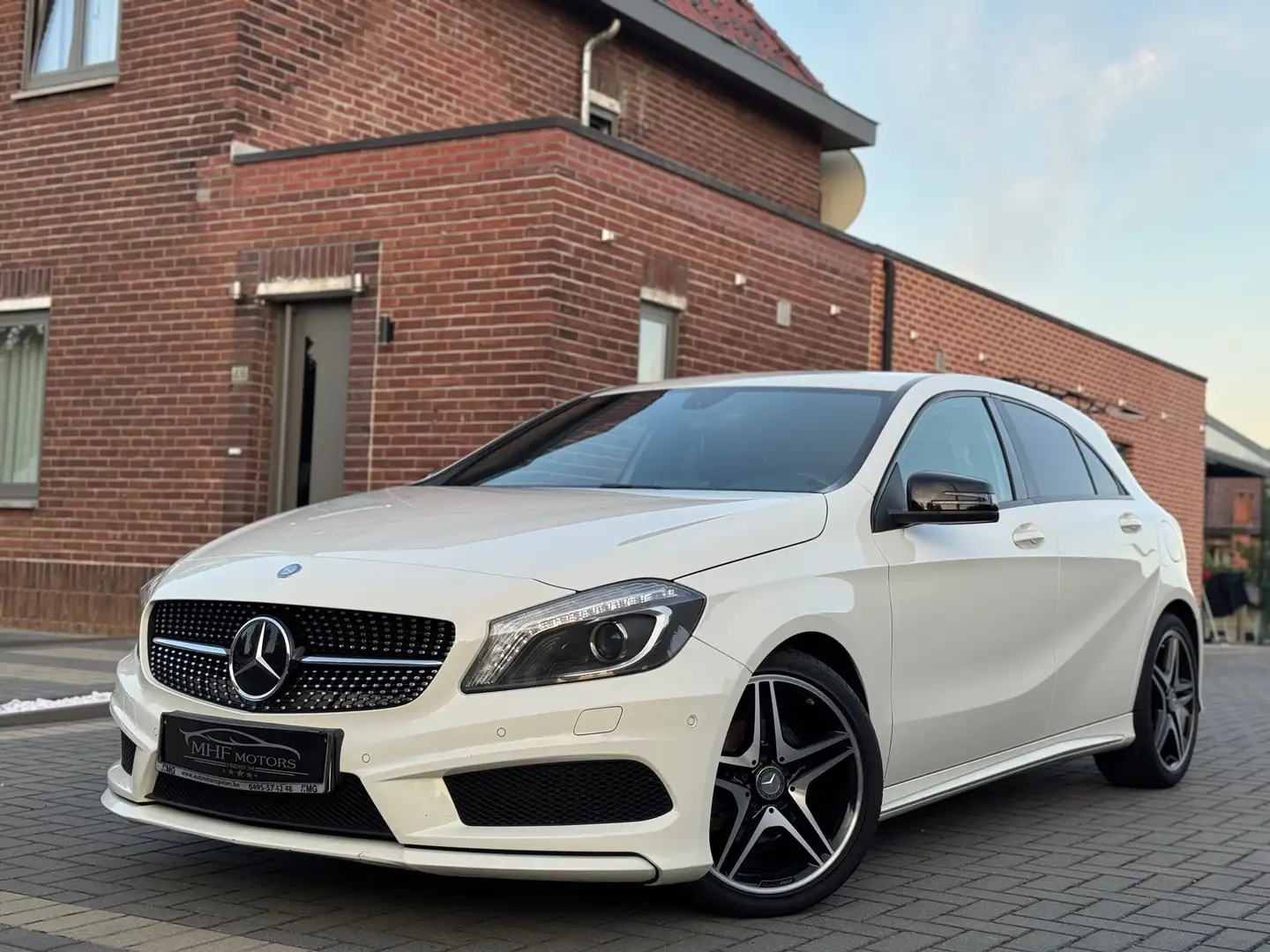 Mercedes-Benz A 180 CDI**AMG PACK**NIGHT PACK**2015**EURO 6**NAVI**LED Wit - 2