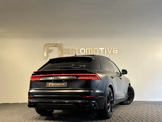 Audi Q8 view 4