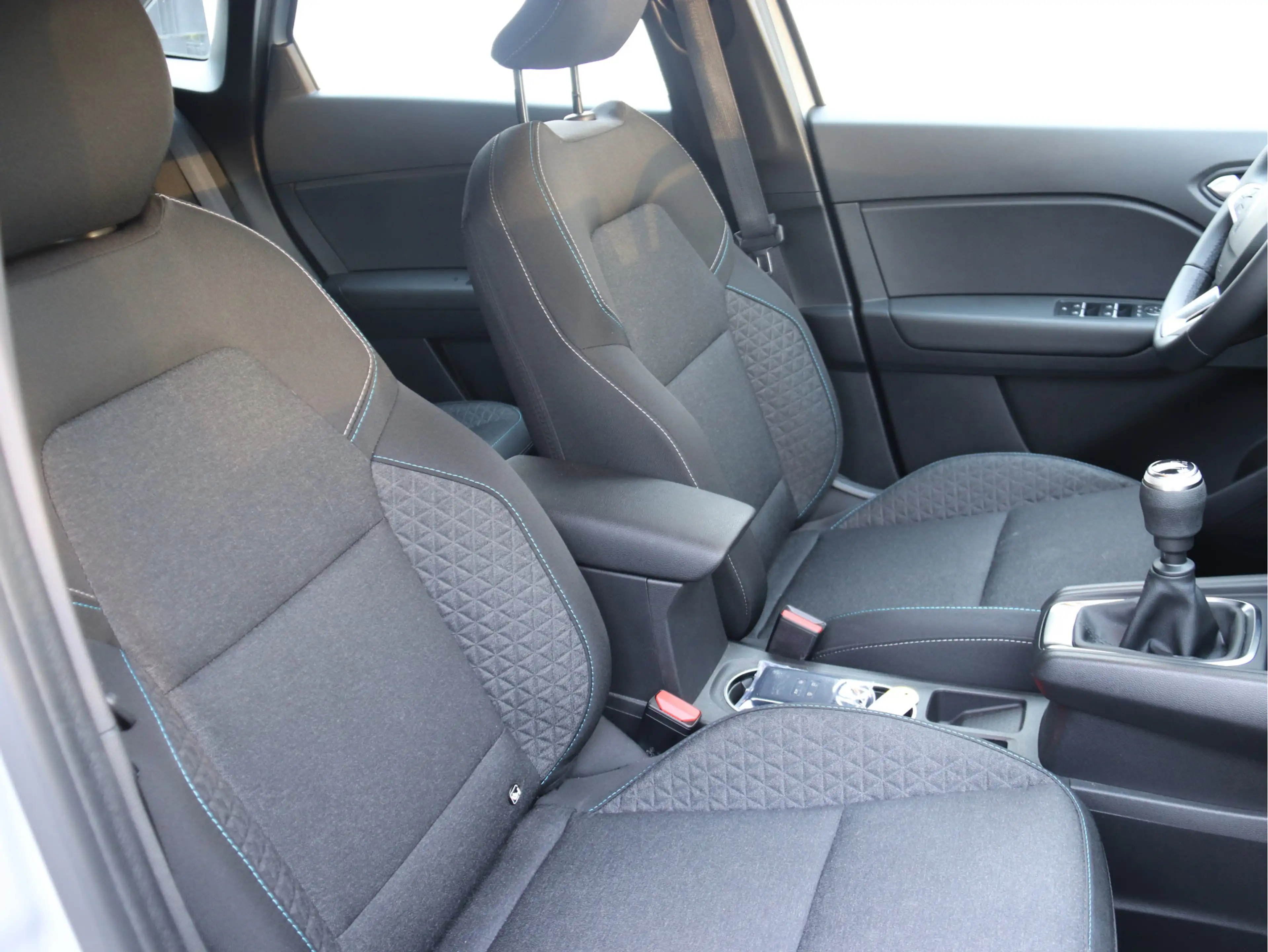Renault Symbioz 1.3 mild hybrid 140 Evolution NAVI / STOELVERWARMI — photo 6