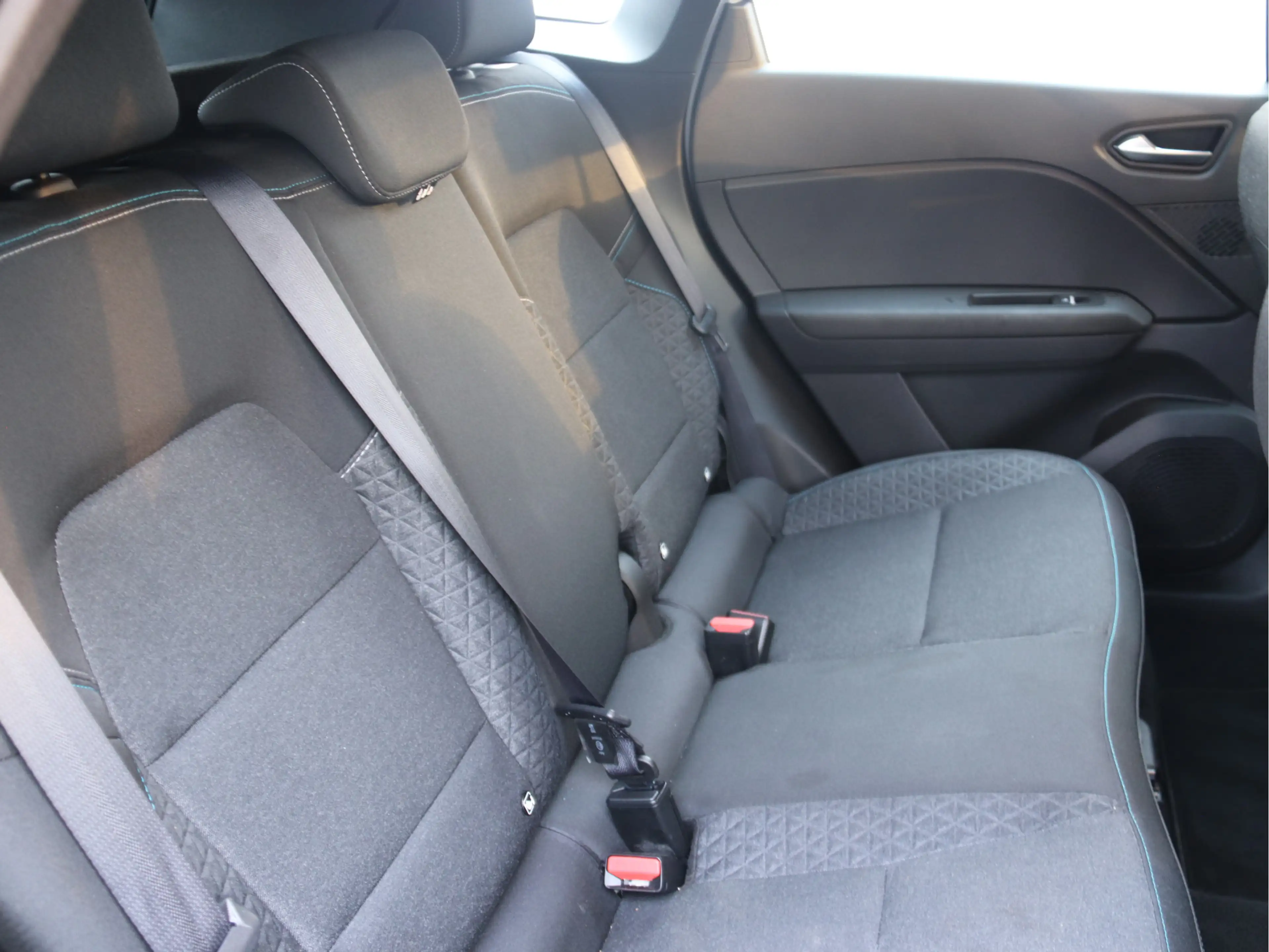 Renault Symbioz 1.3 mild hybrid 140 Evolution NAVI / STOELVERWARMI — photo 7