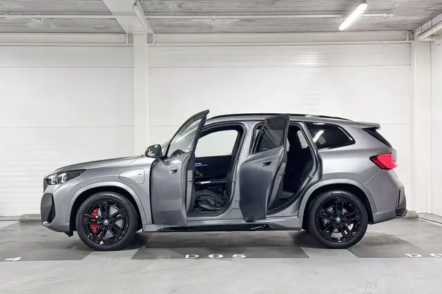 BMW X1 view 3