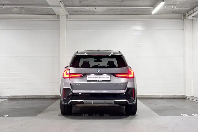 BMW X1 view 8