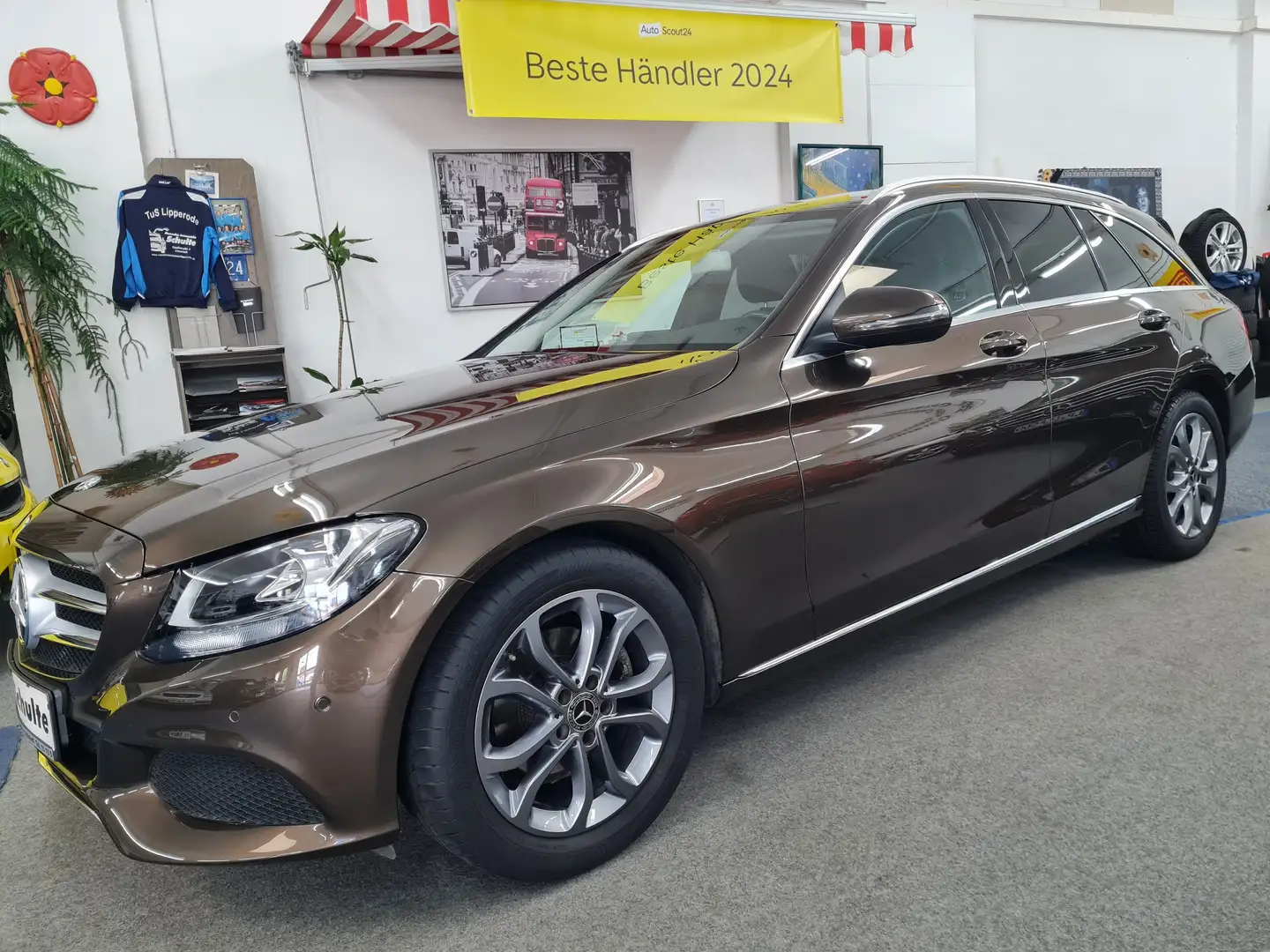 Mercedes-Benz C 180 T Avantgarde Edition Navi,Tempomat,el.Hecktür.. Brown - 1