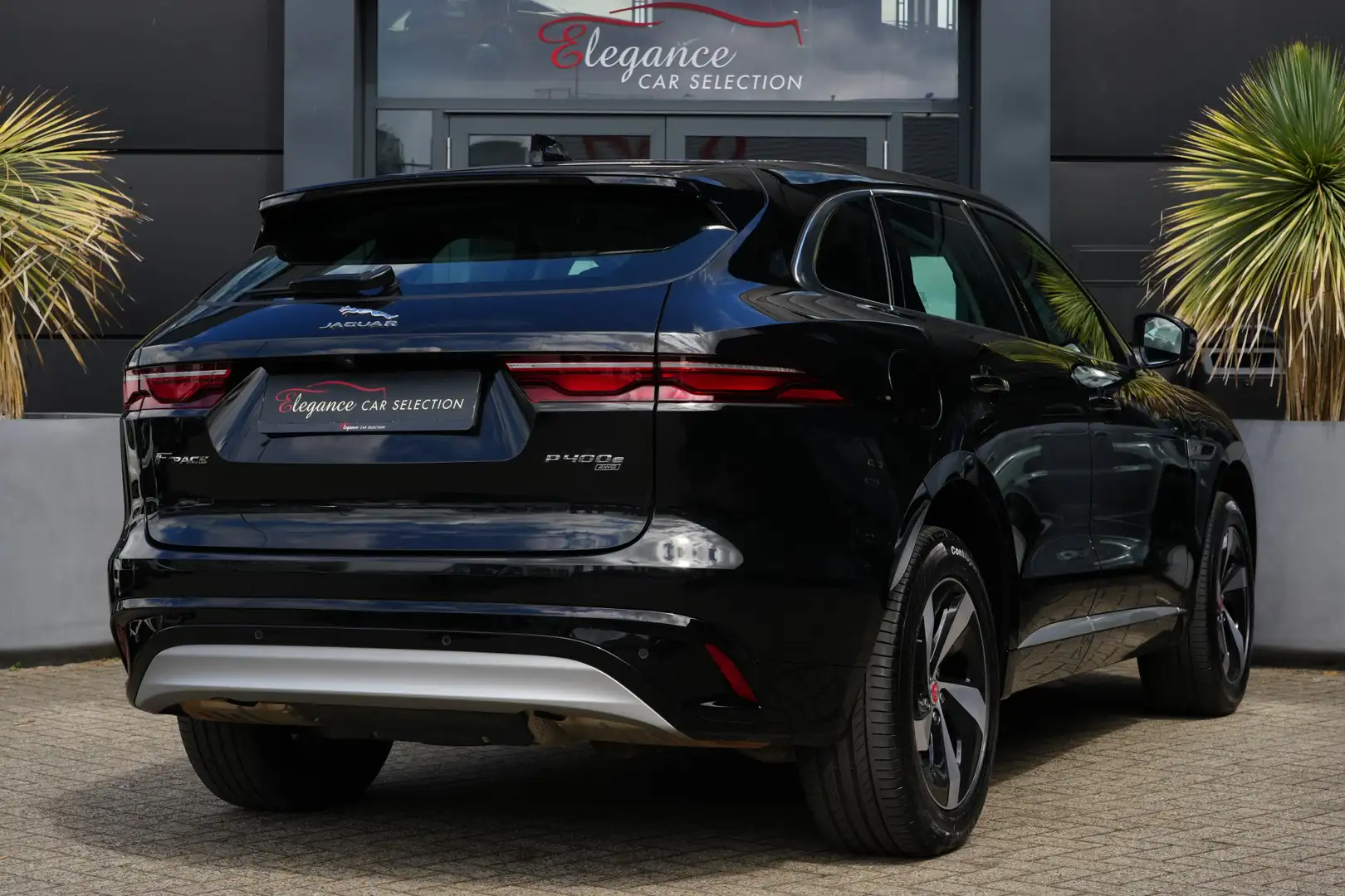 Jaguar F-Pace 2.0 P400e PHEV R-Dynamic S 404pk Stoelverwarming/C Černá - 2