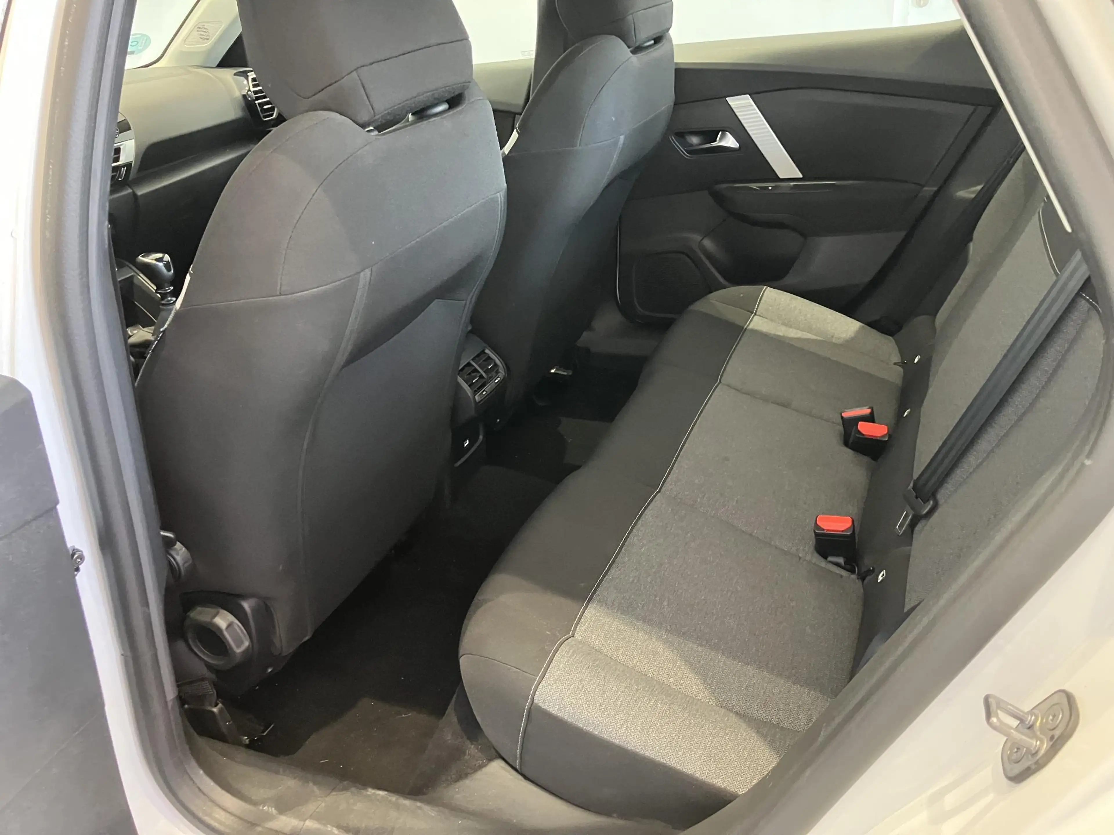 Citroen C4 X 1.2 Puretech 100 You l Parkeersensoren l Apple Car — photo 9