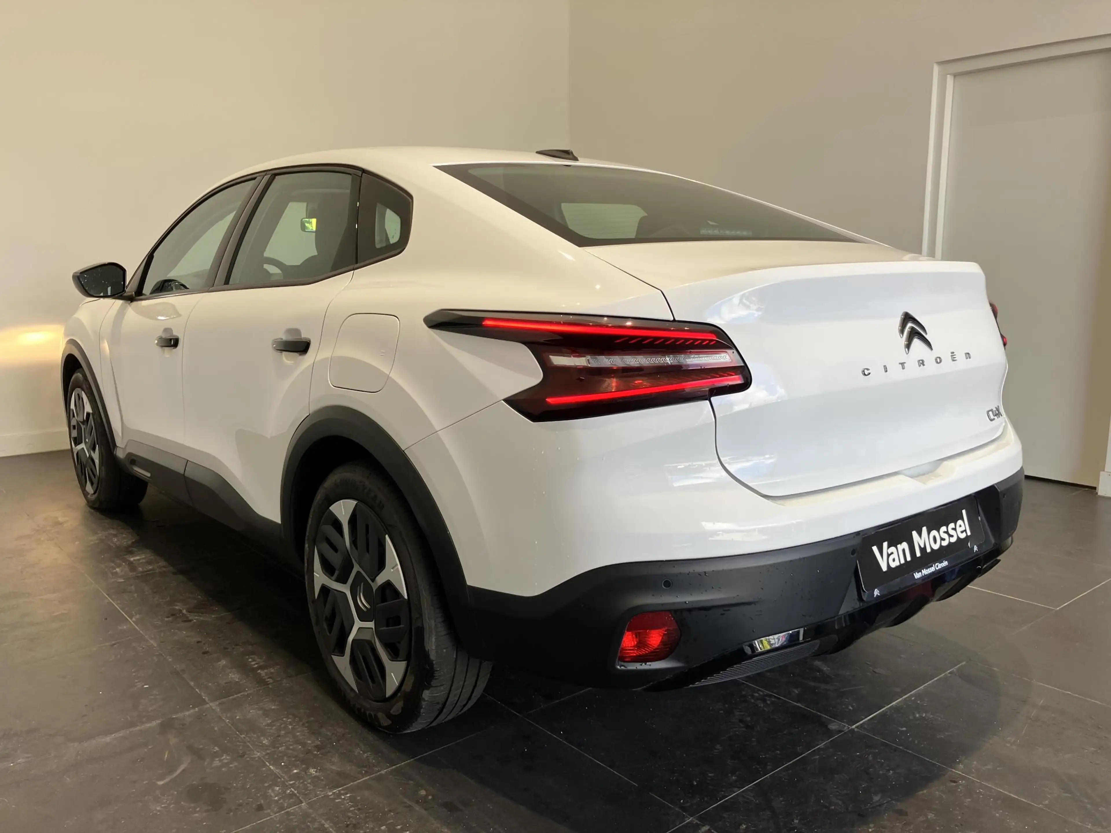 Citroen C4 X 1.2 Puretech 100 You l Parkeersensoren l Apple Car — photo 4