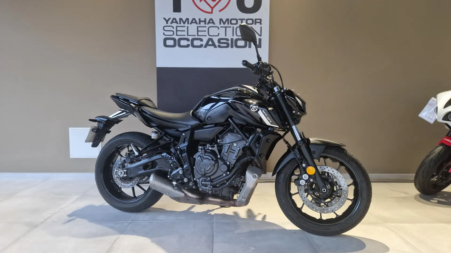 Yamaha MT-07 Noir - 1