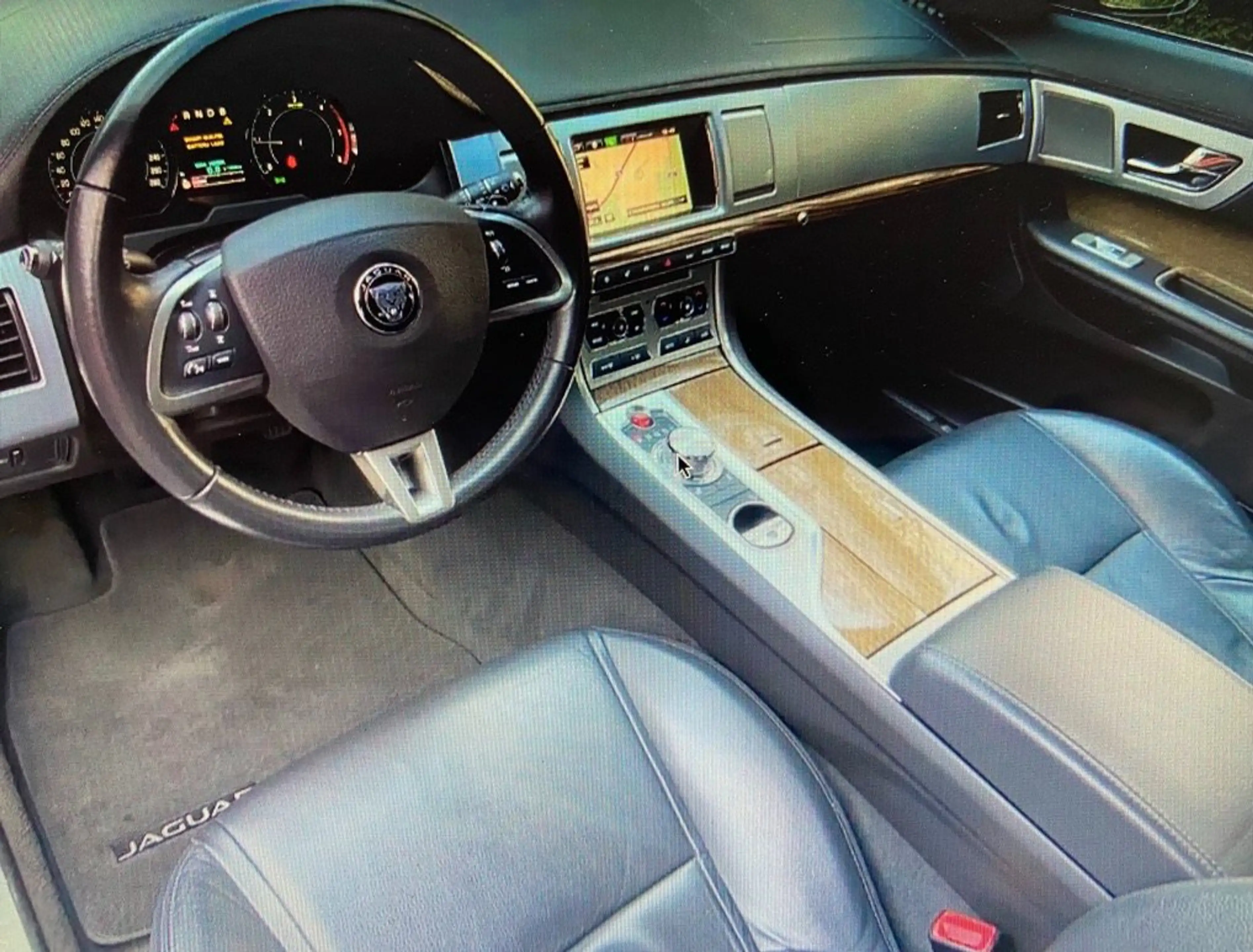 Jaguar XF 2.2 D - 1e Eigen - Navi - Camera - Onderhoudboek — photo 8