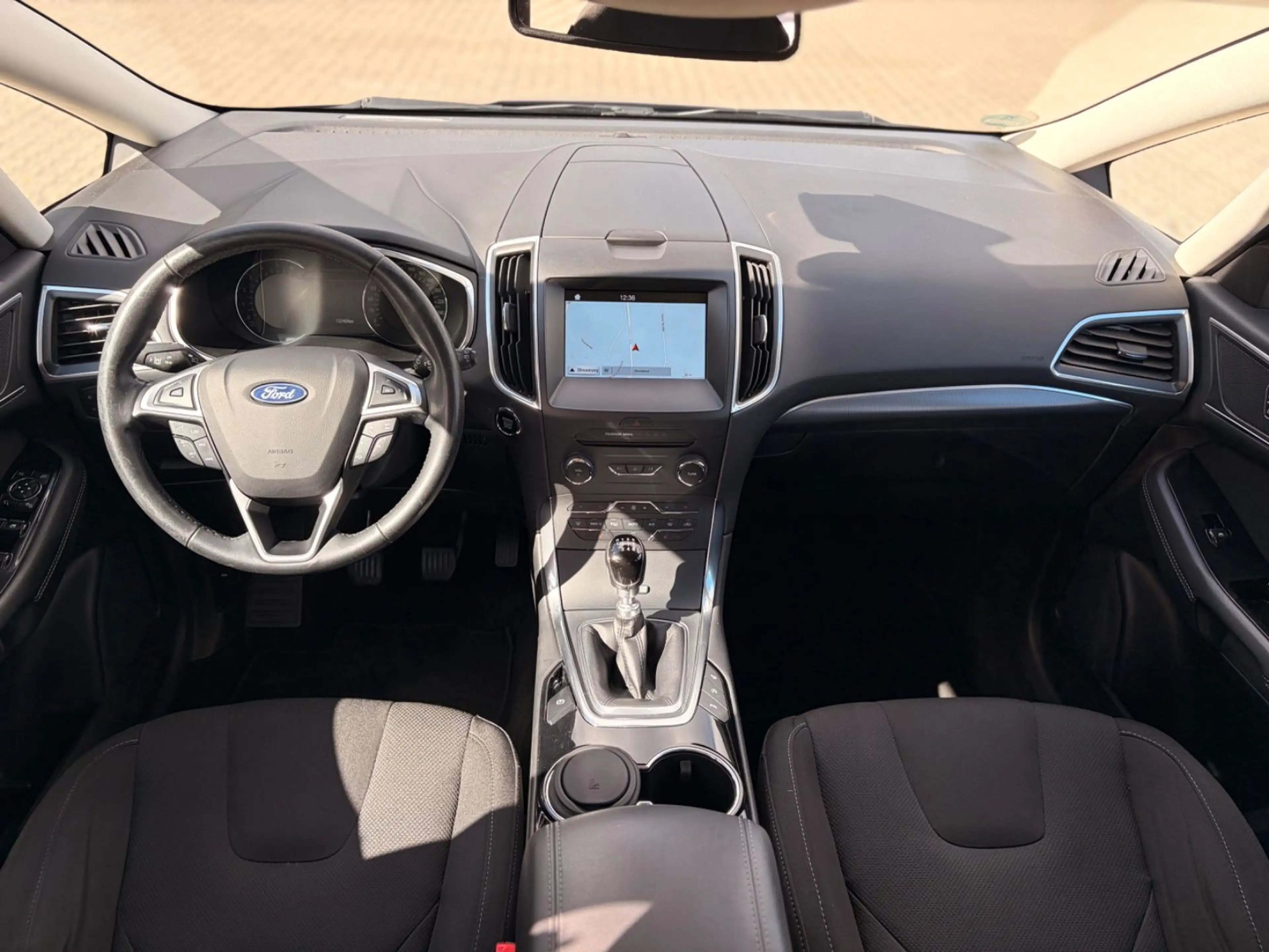 Ford S-Max S-MAX Titanium — photo 9