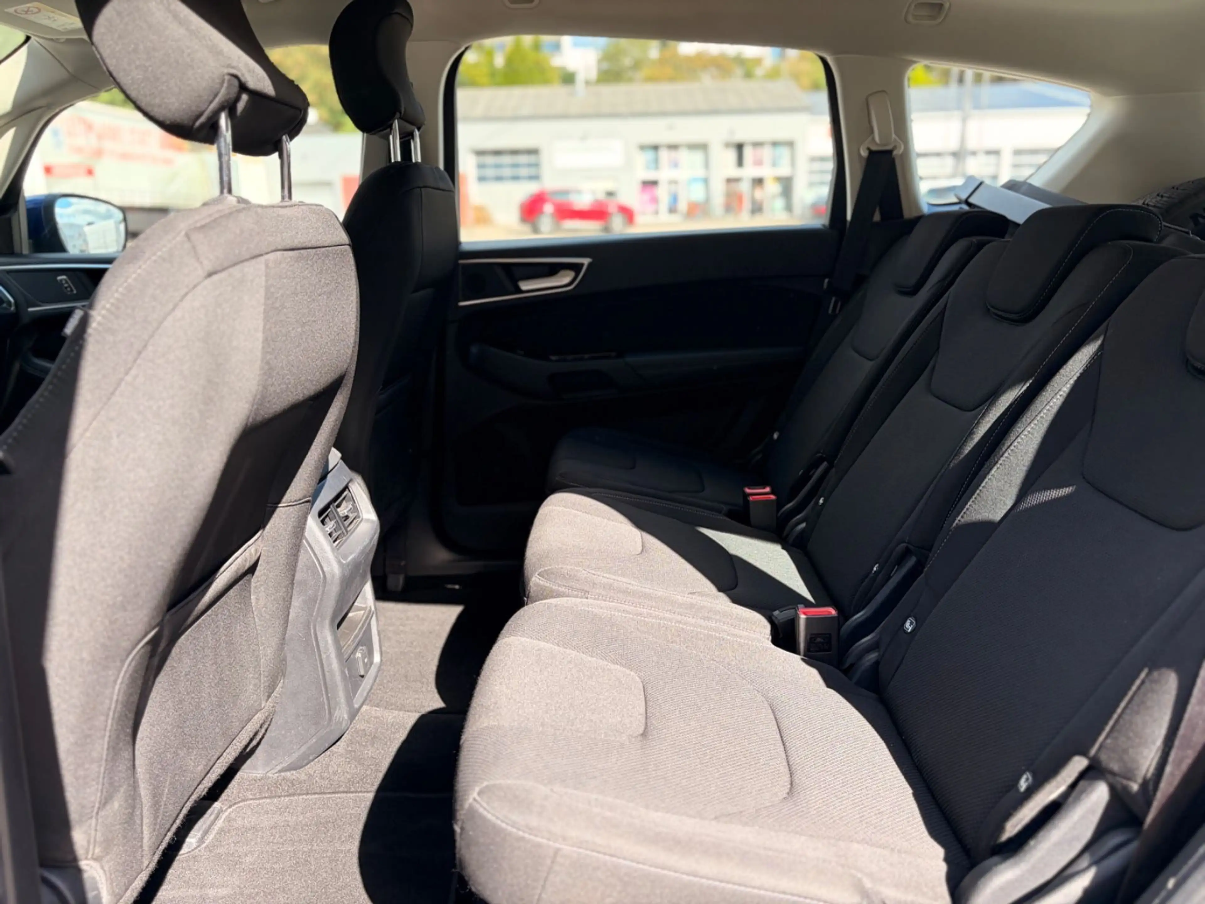 Ford S-Max S-MAX Titanium — photo 10