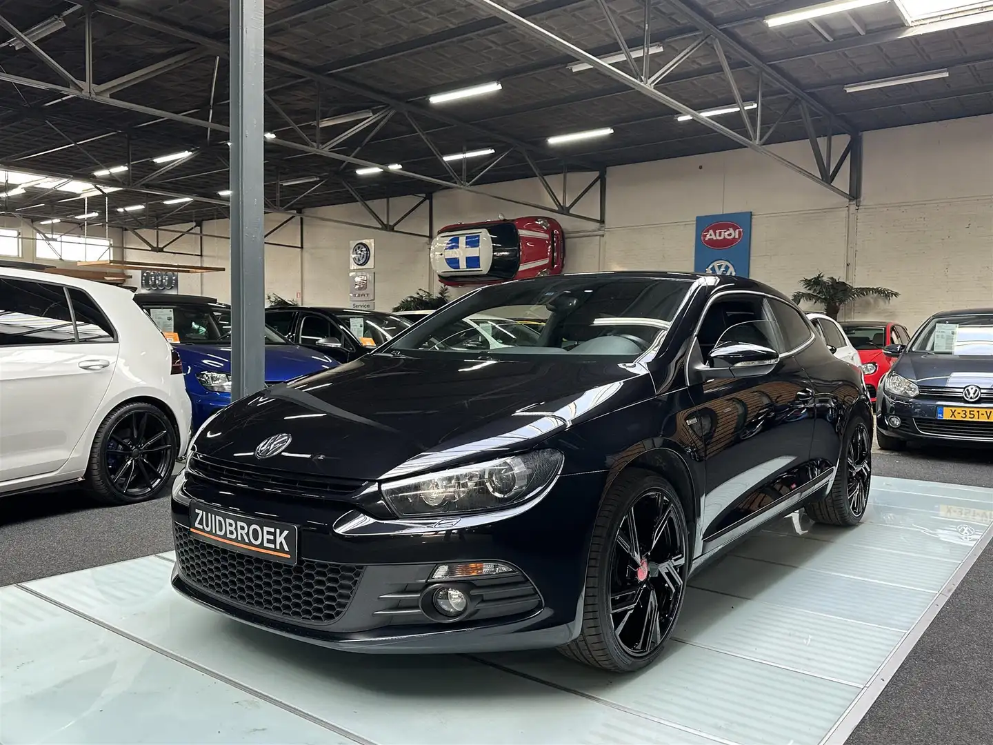 Volkswagen Scirocco 1.4 TSI 122pk MATCH Xenon stuurbediening Zwart - 1