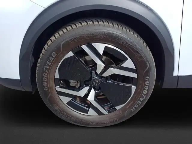 Peugeot 2008 view 8