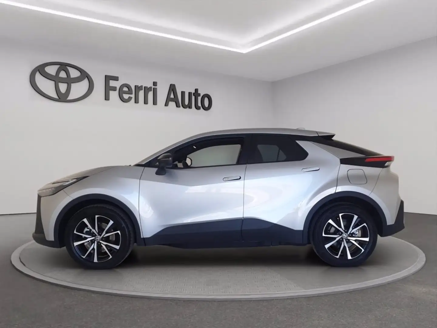 Toyota C-HR 2.0 phev trend fwd e-cvt Šedá - 2