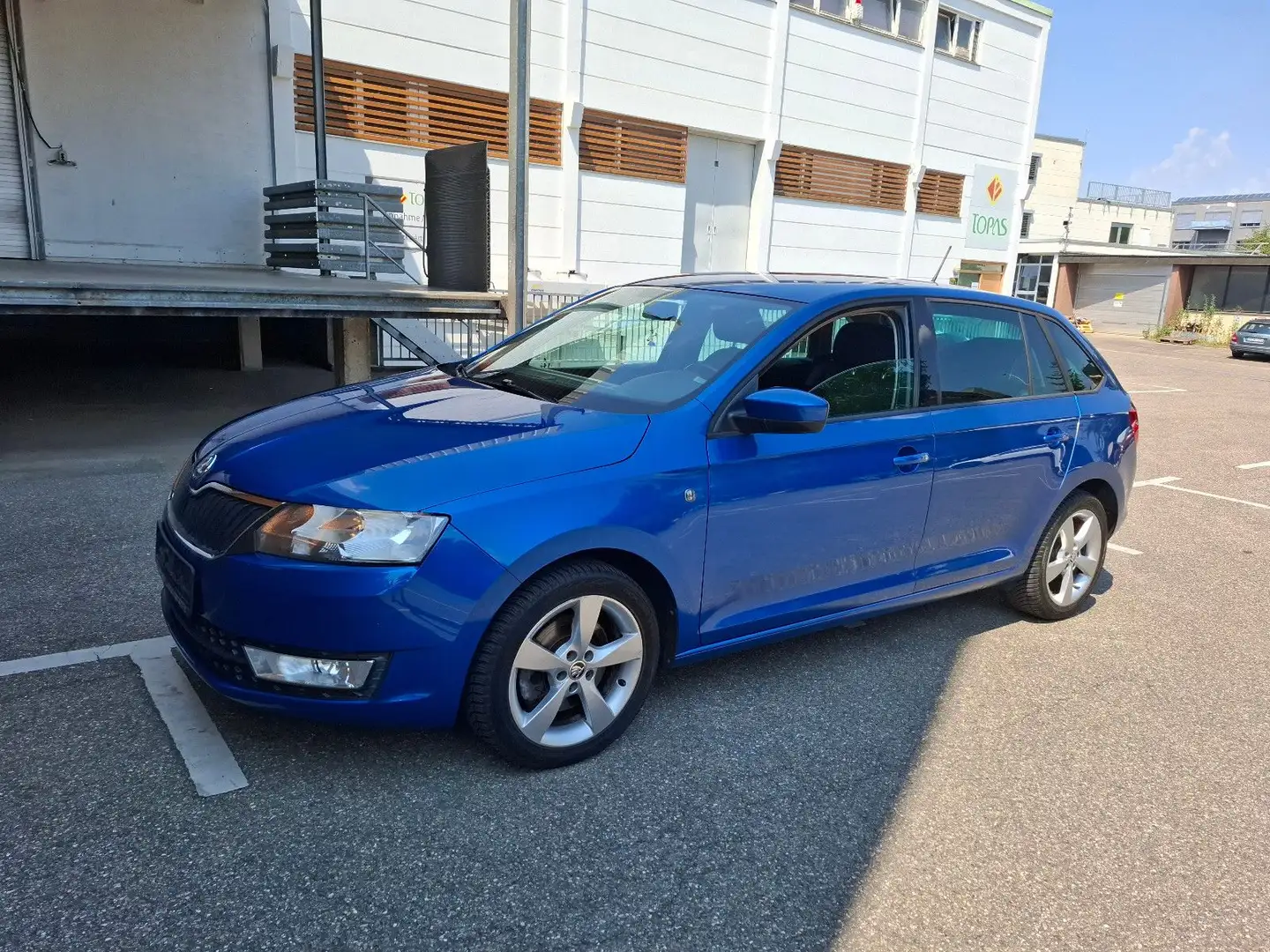Skoda Rapid/Spaceback Spaceback Drive*Tempomat*SHZ*PDC*6-Gang* Bleu - 1