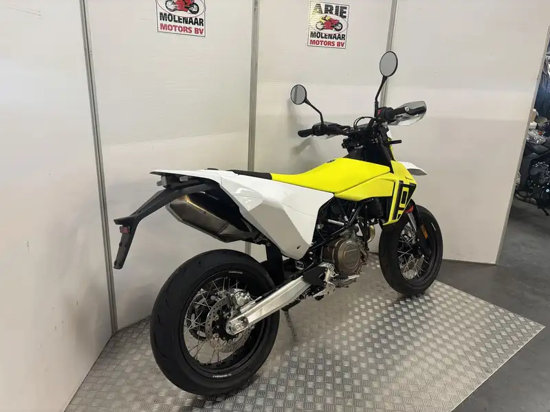 Husqvarna 701 Supermoto - foto 5
