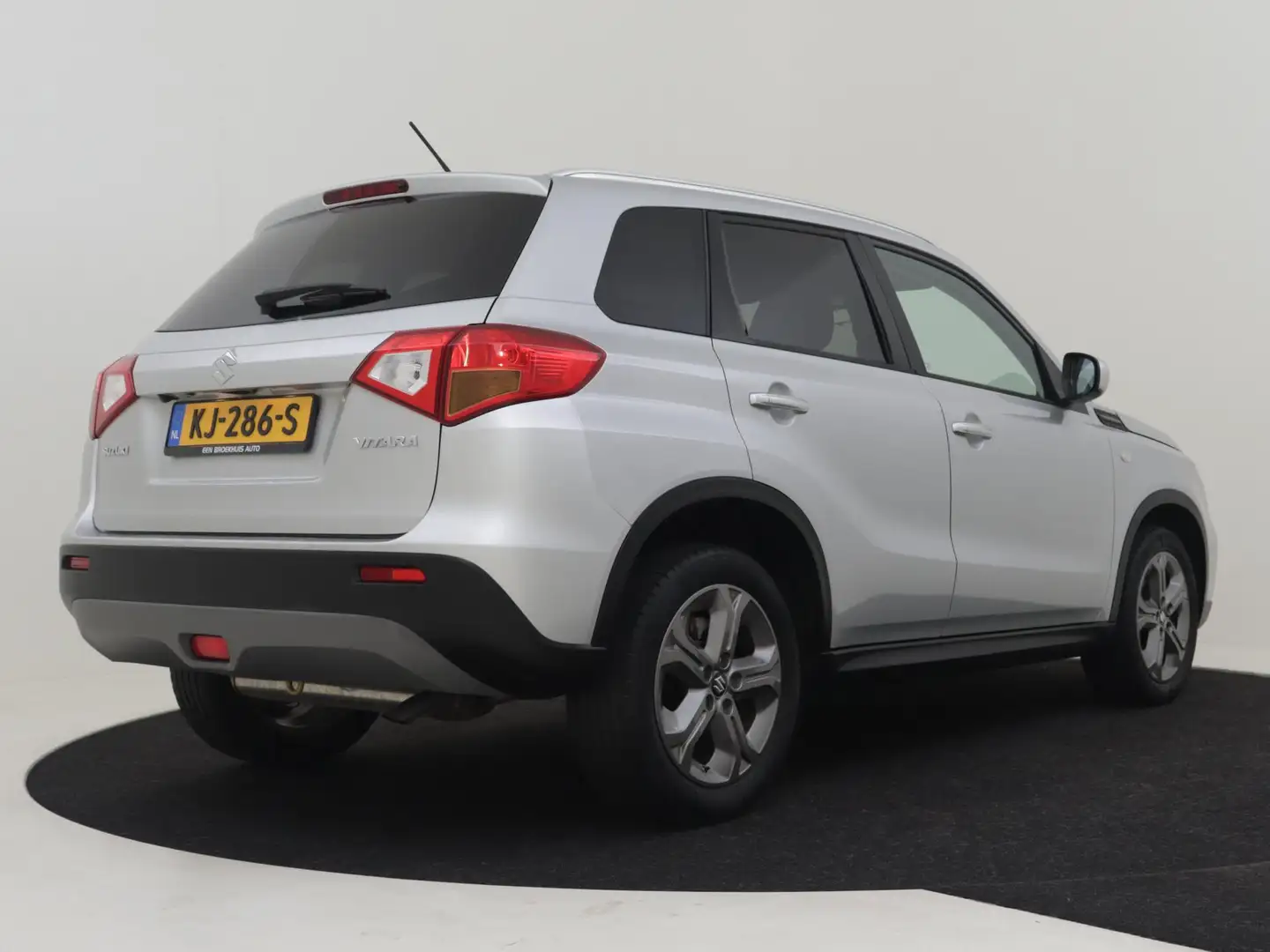 Suzuki Vitara 1.6 Exclusive 120pk | Automaat | Slechts 16070km | Grijs - 2
