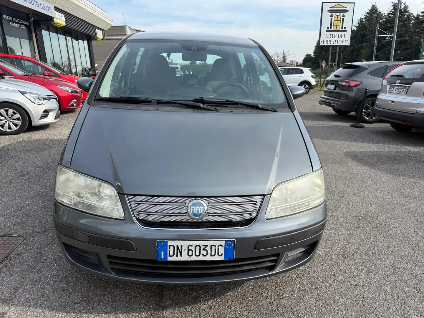 Fiat Idea 1.2 16v Black Label *NEOPATENTATI* Gris - 2