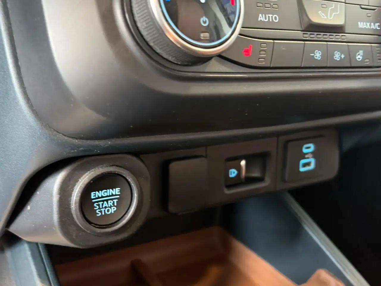 Ford Maverick снимка Ford Maverick