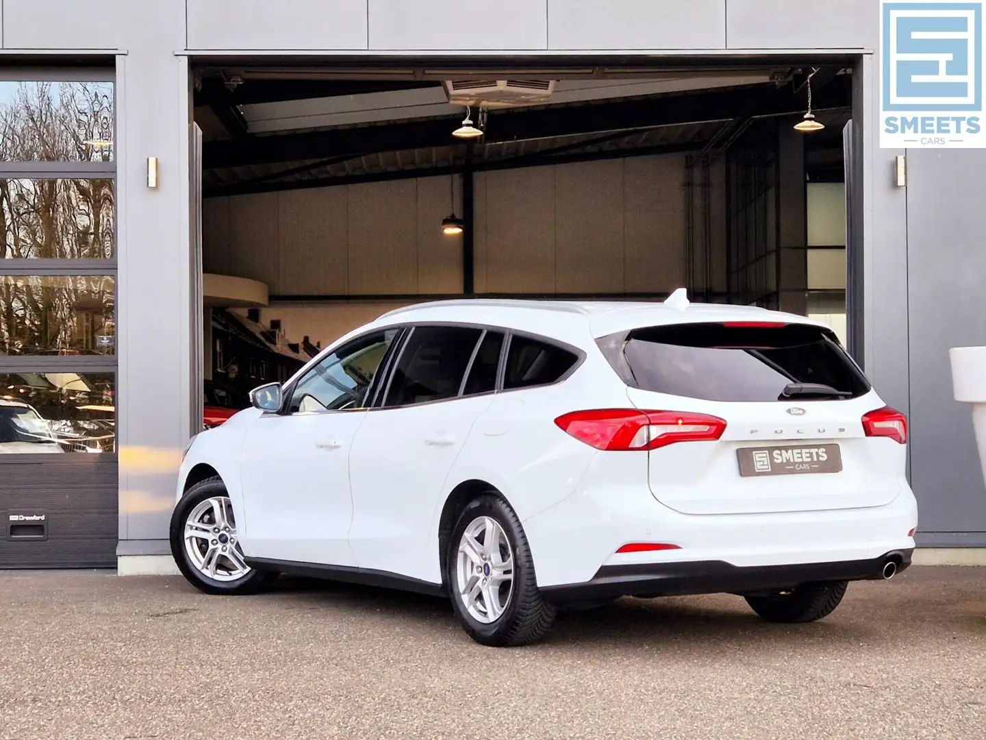 Ford Focus Wagon 1.0 EcoBoost Trend Edition Business Wit - 2