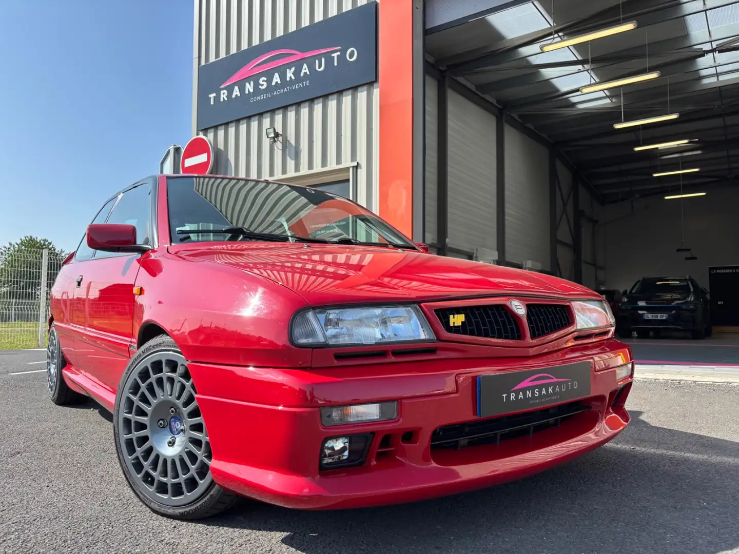 Lancia Delta HF HPE Rood - 1